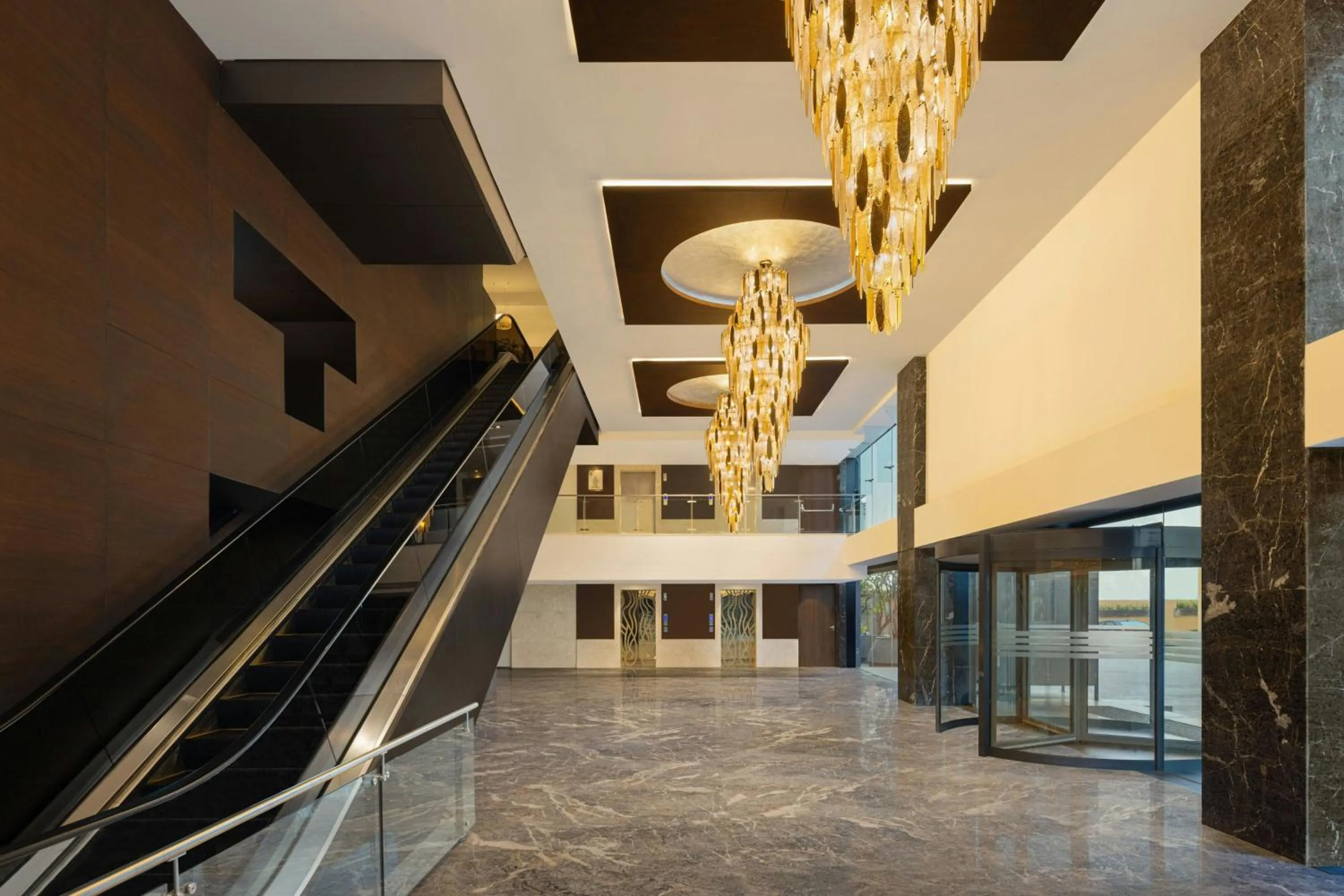 Lobby or reception in Le Meridien, Surat