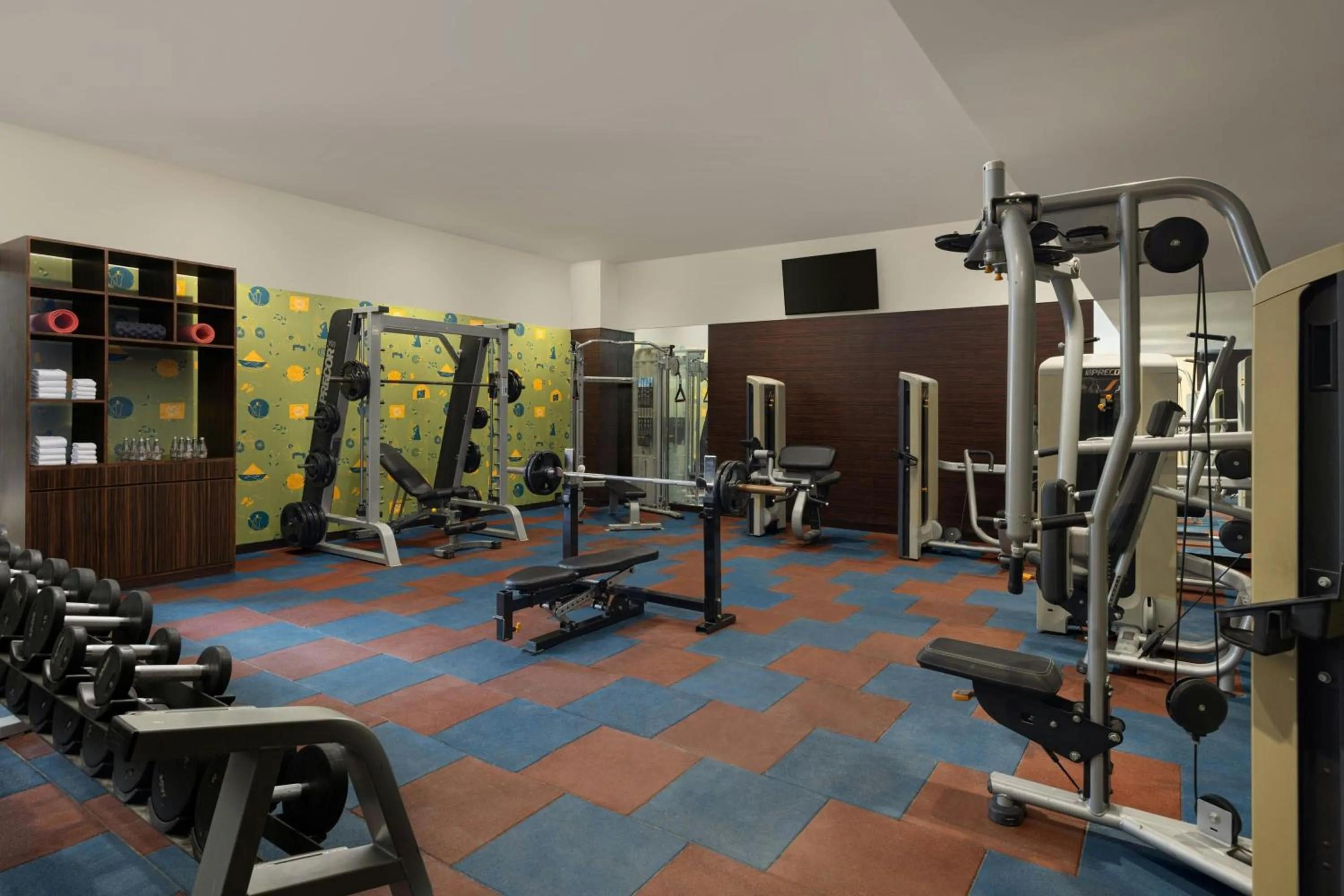 Fitness centre/facilities in Le Meridien, Surat