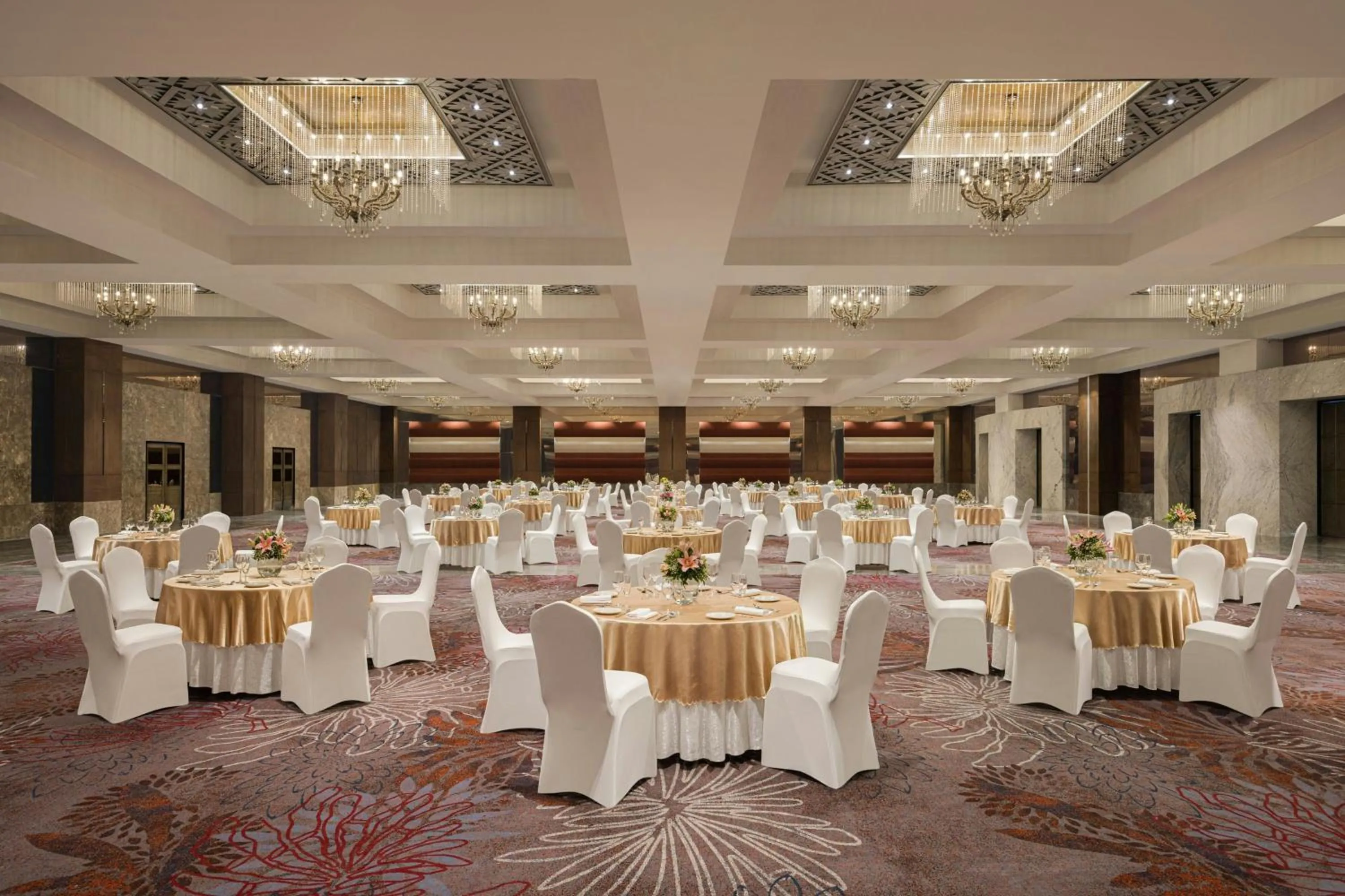 Meeting/conference room in Le Meridien, Surat