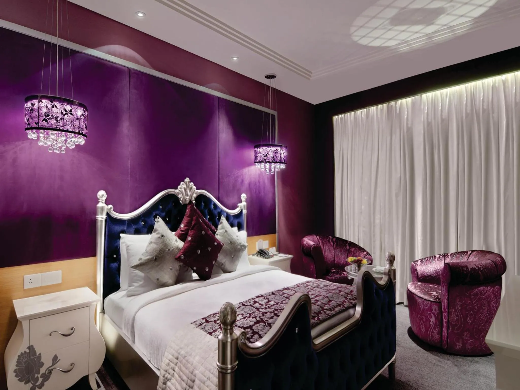 Bedroom, Bed in Le Meridien, Surat