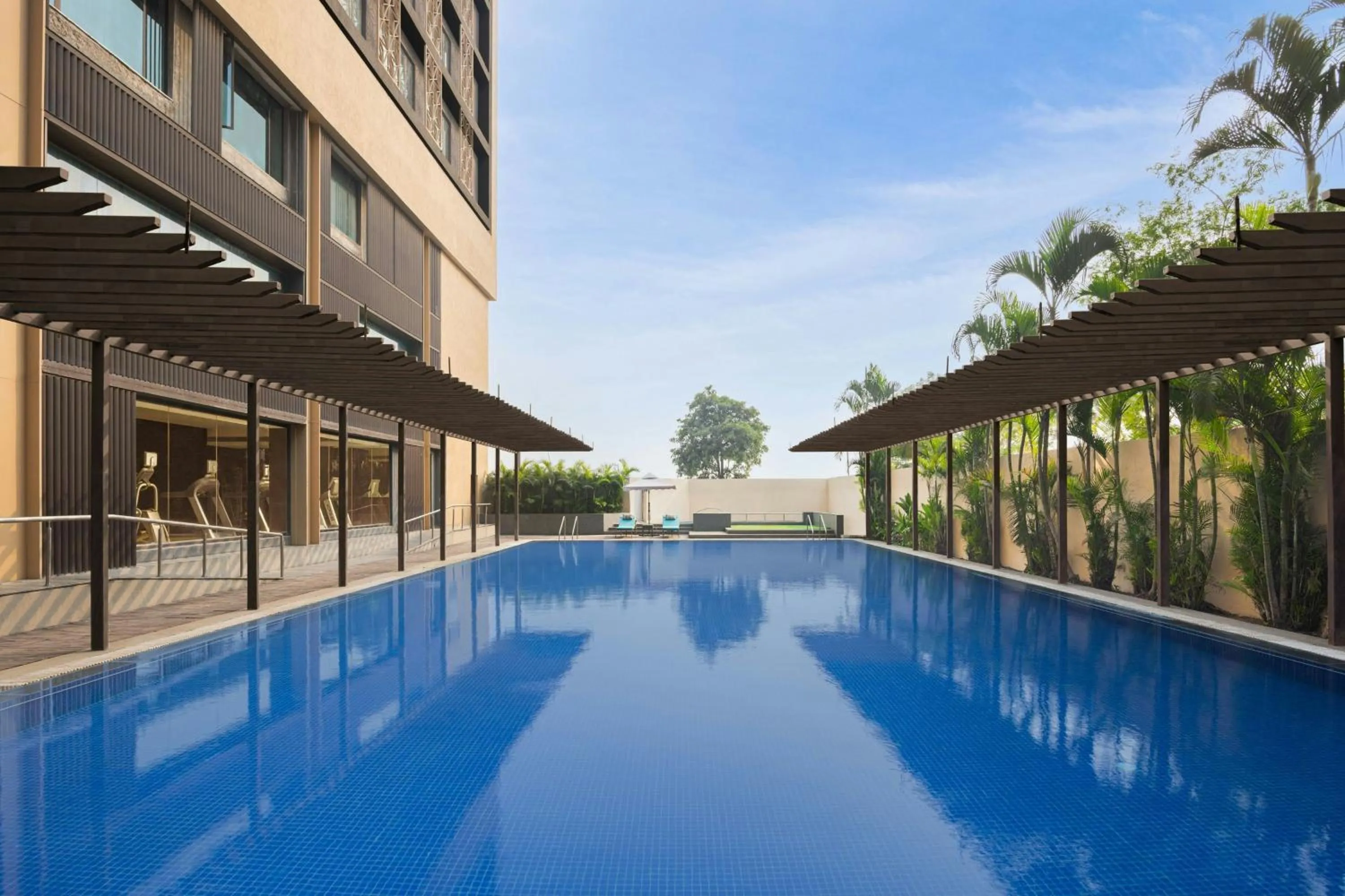 Swimming pool in Orange Megastructure