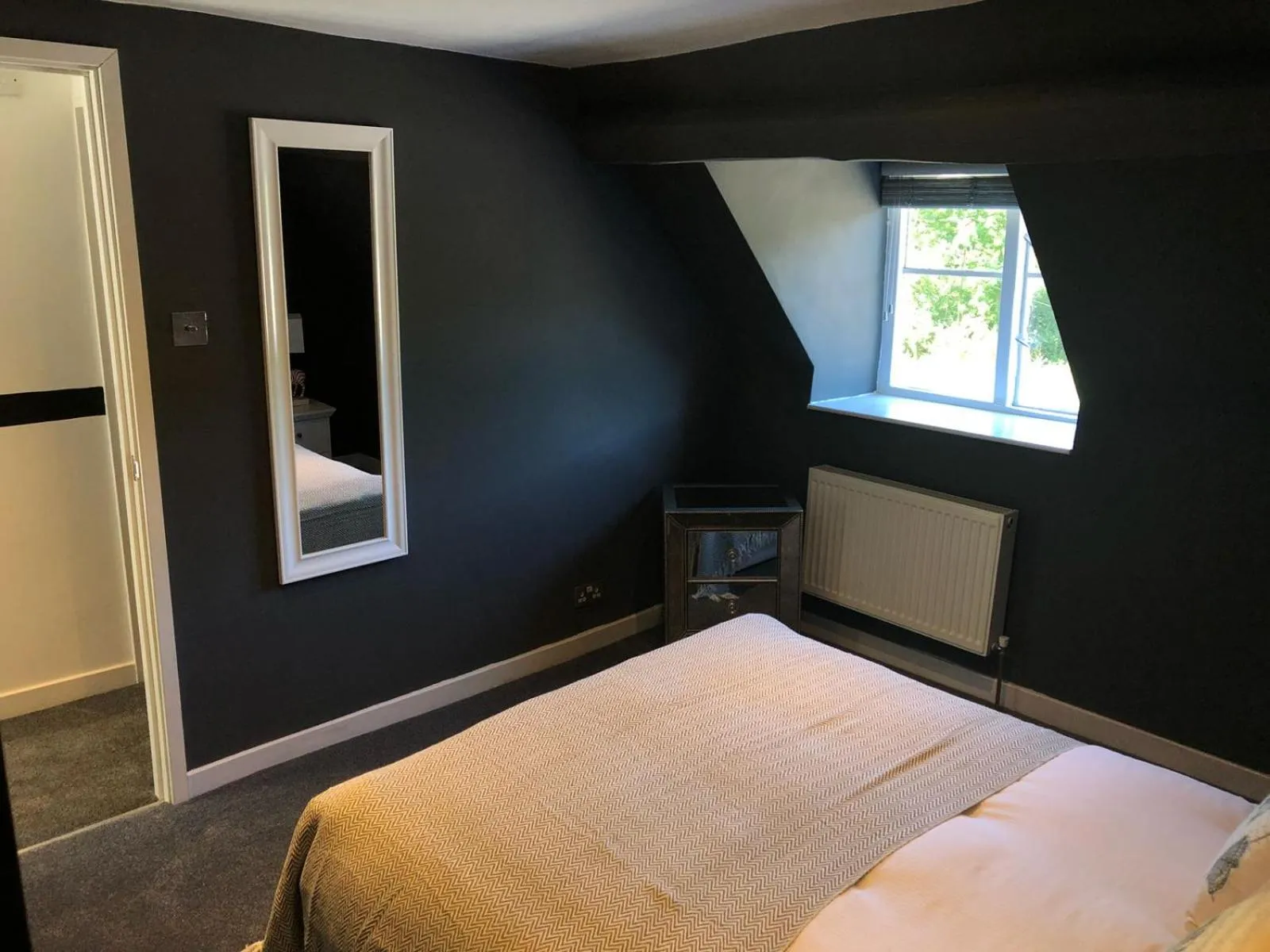 Bedroom, Bed in Old Fleece Apartments