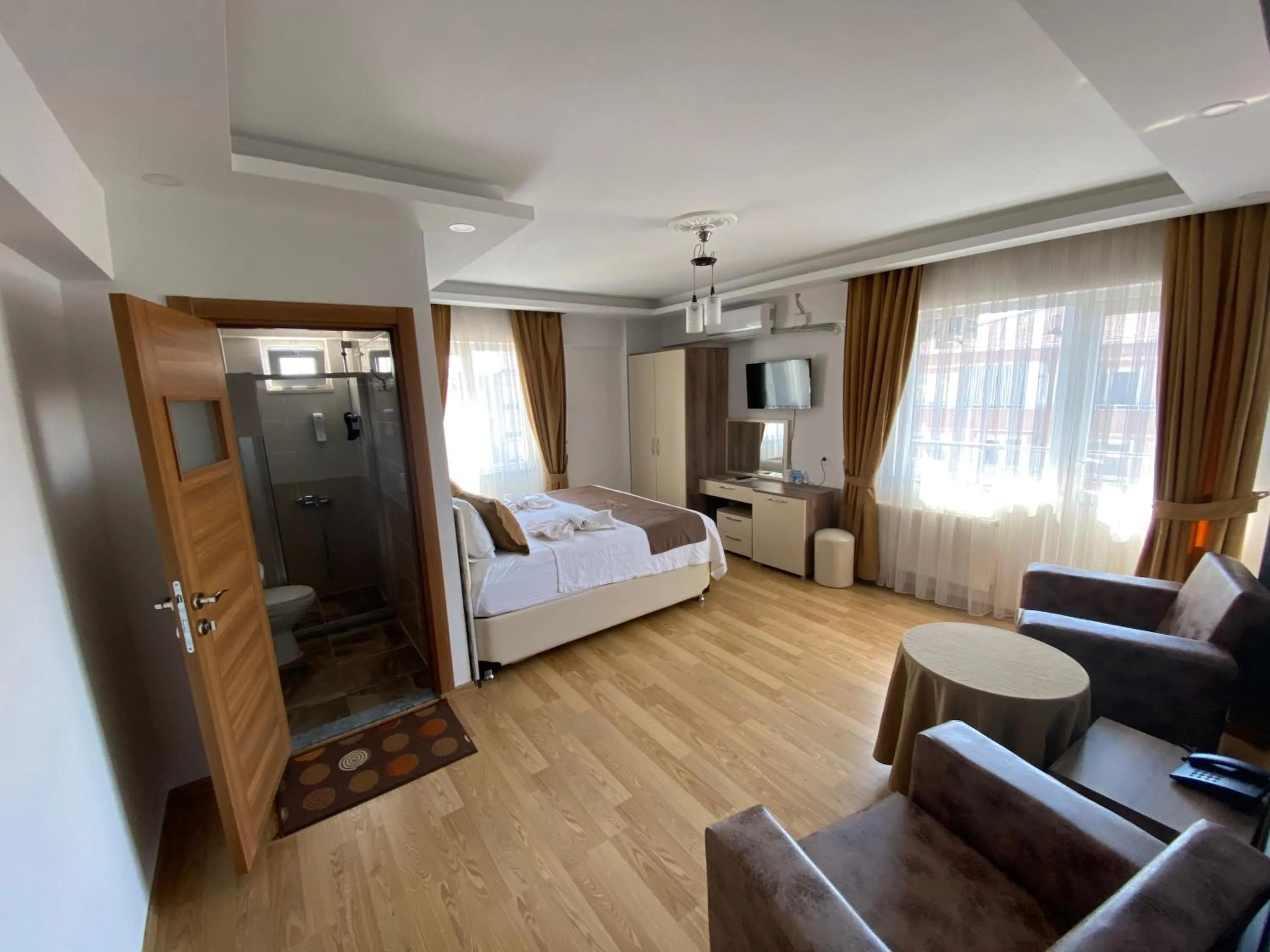 Photo of the whole room, Bed in Figen Hotel