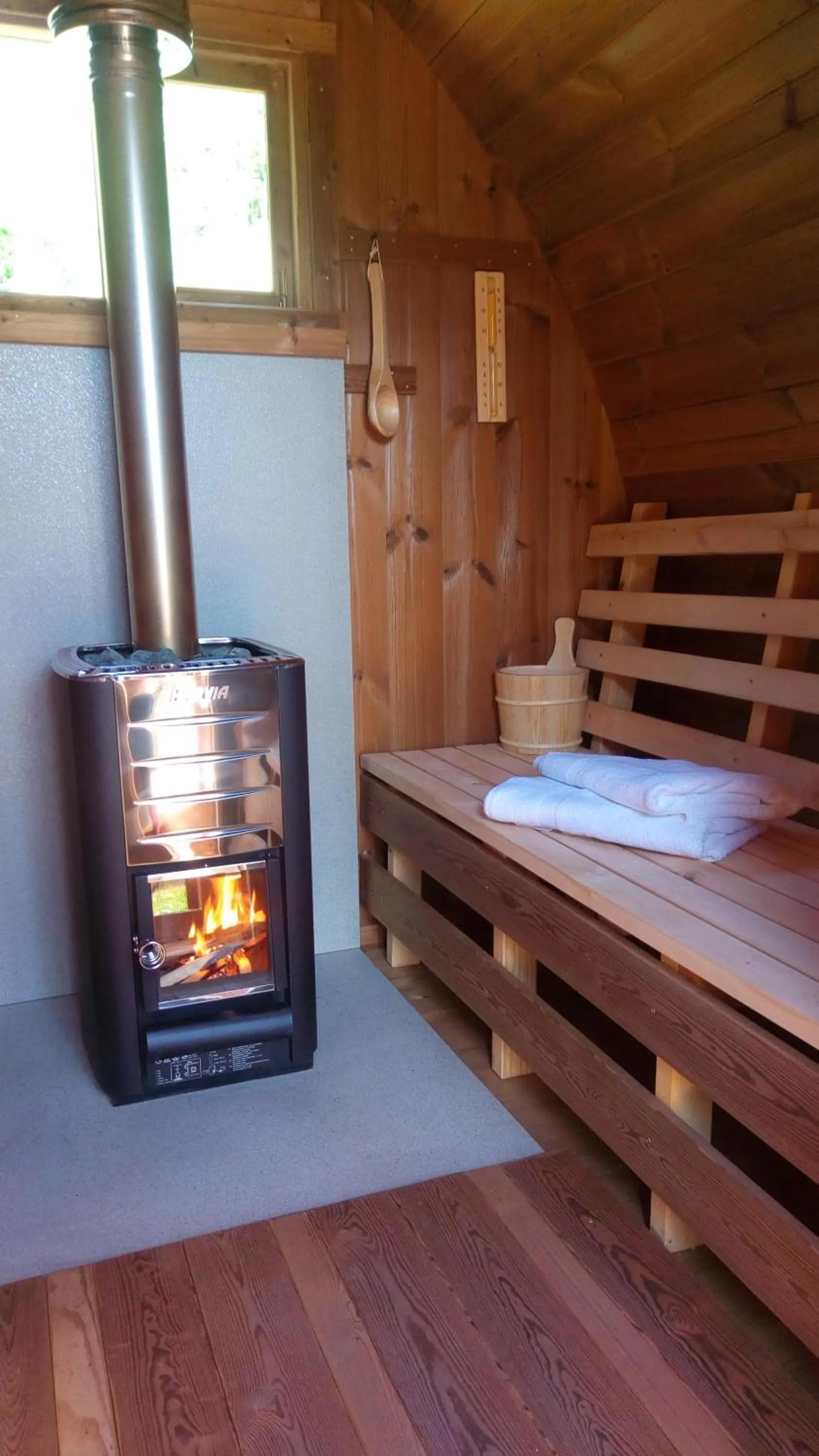 Sauna in Nuit a Pleiney