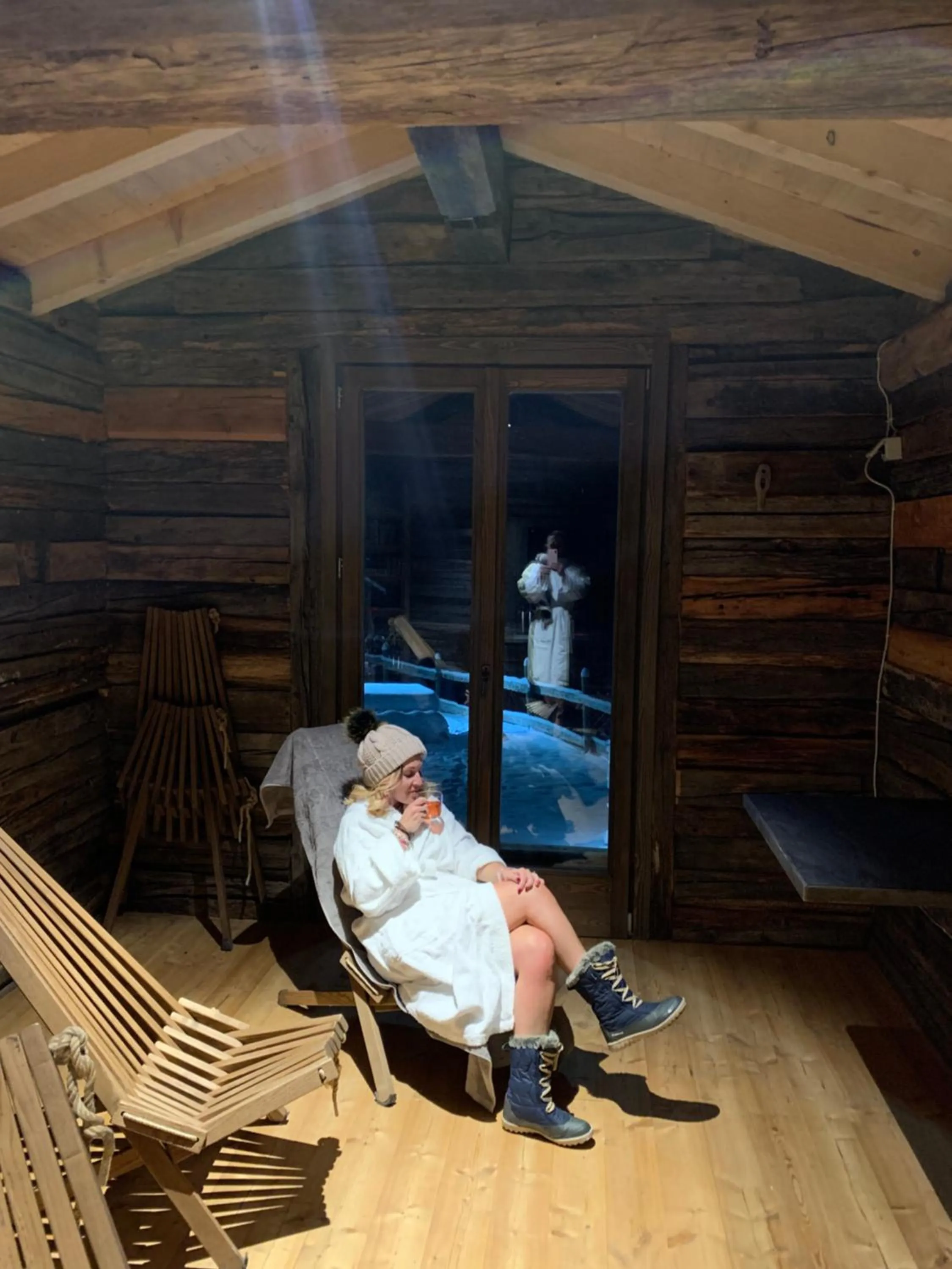 People in Nuit a Pleiney