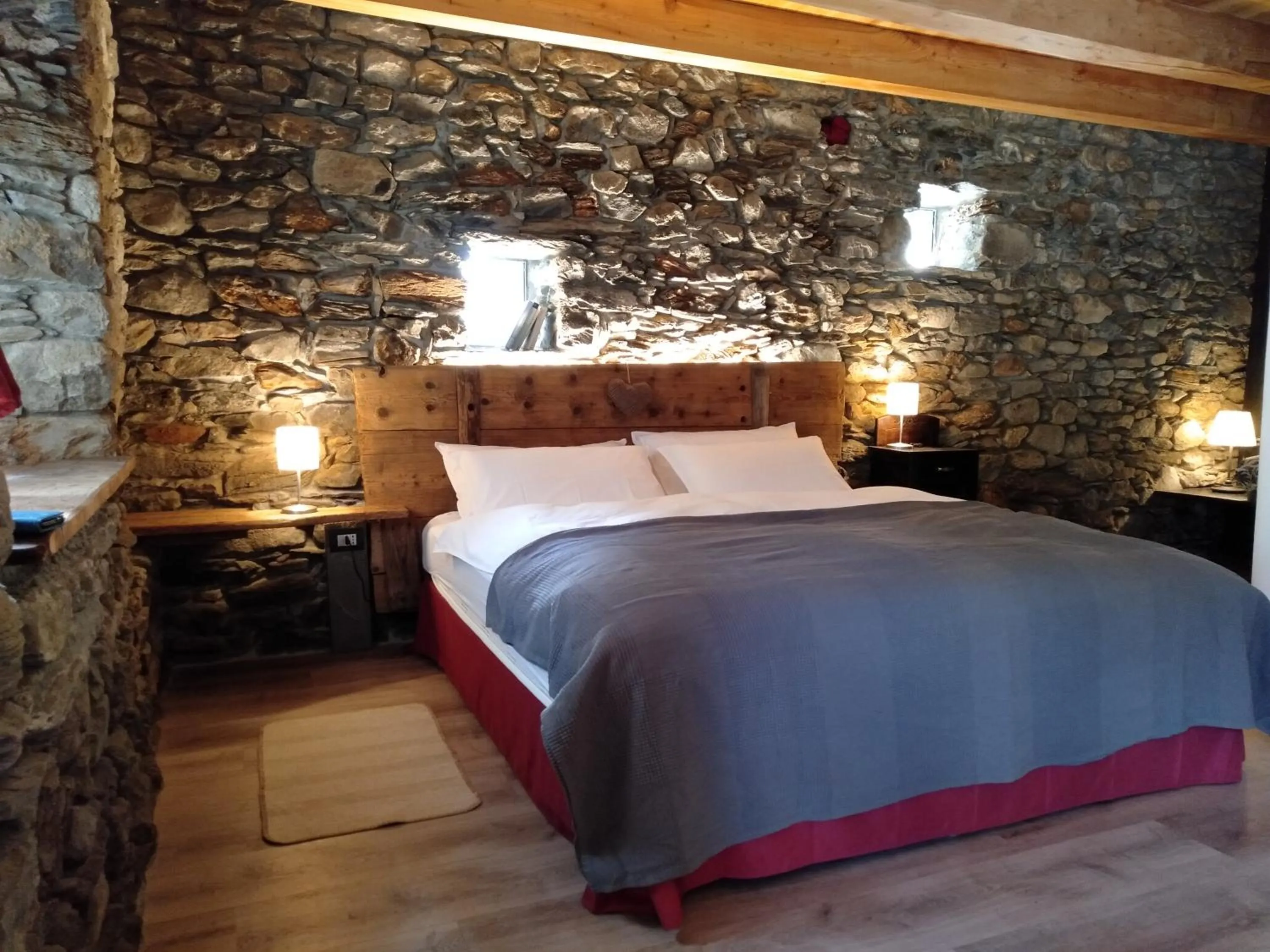 Deluxe Family Room in Nuit a Pleiney