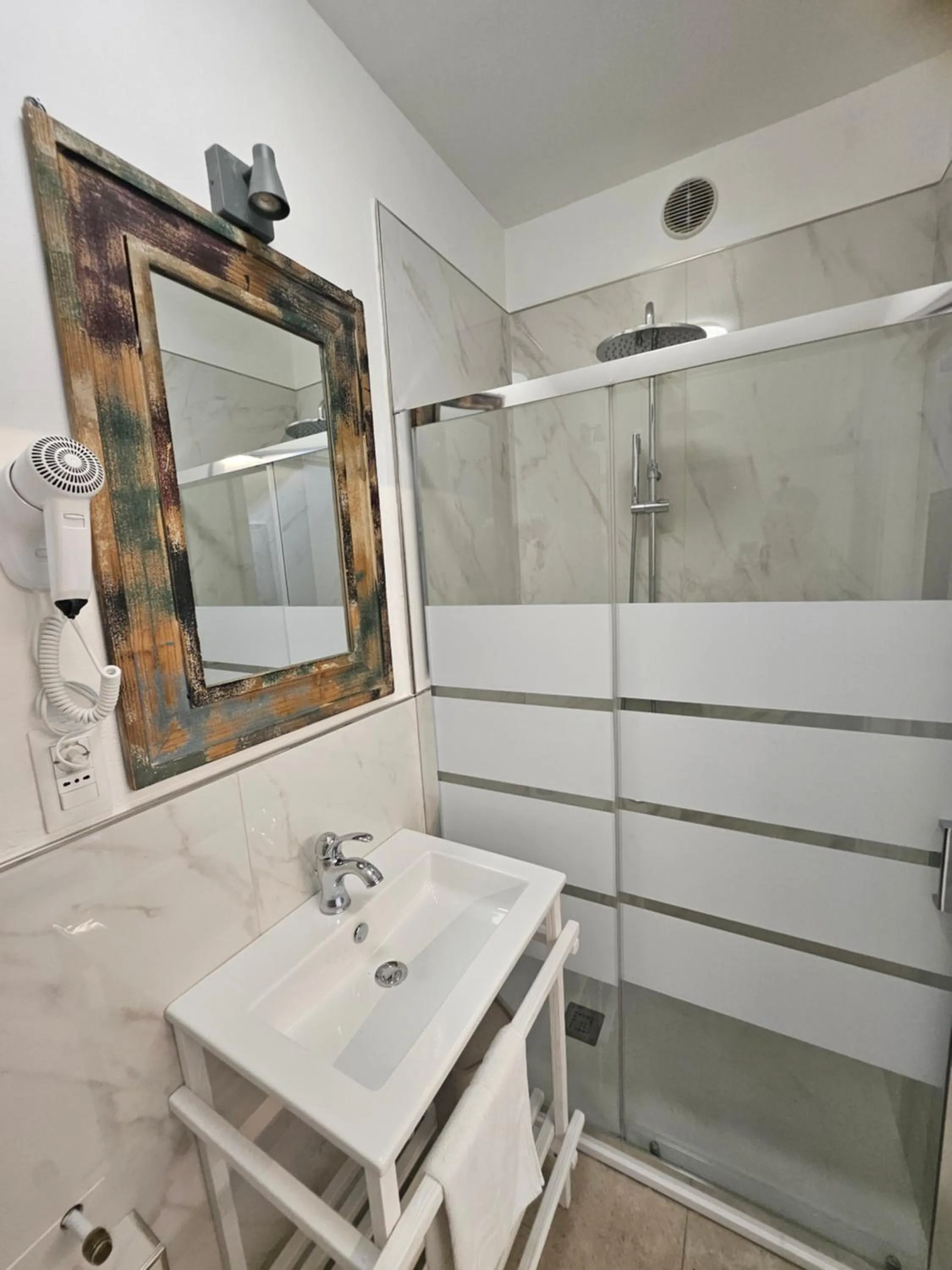Allegra Viareggio Appartamento & Affittacamere Guest house