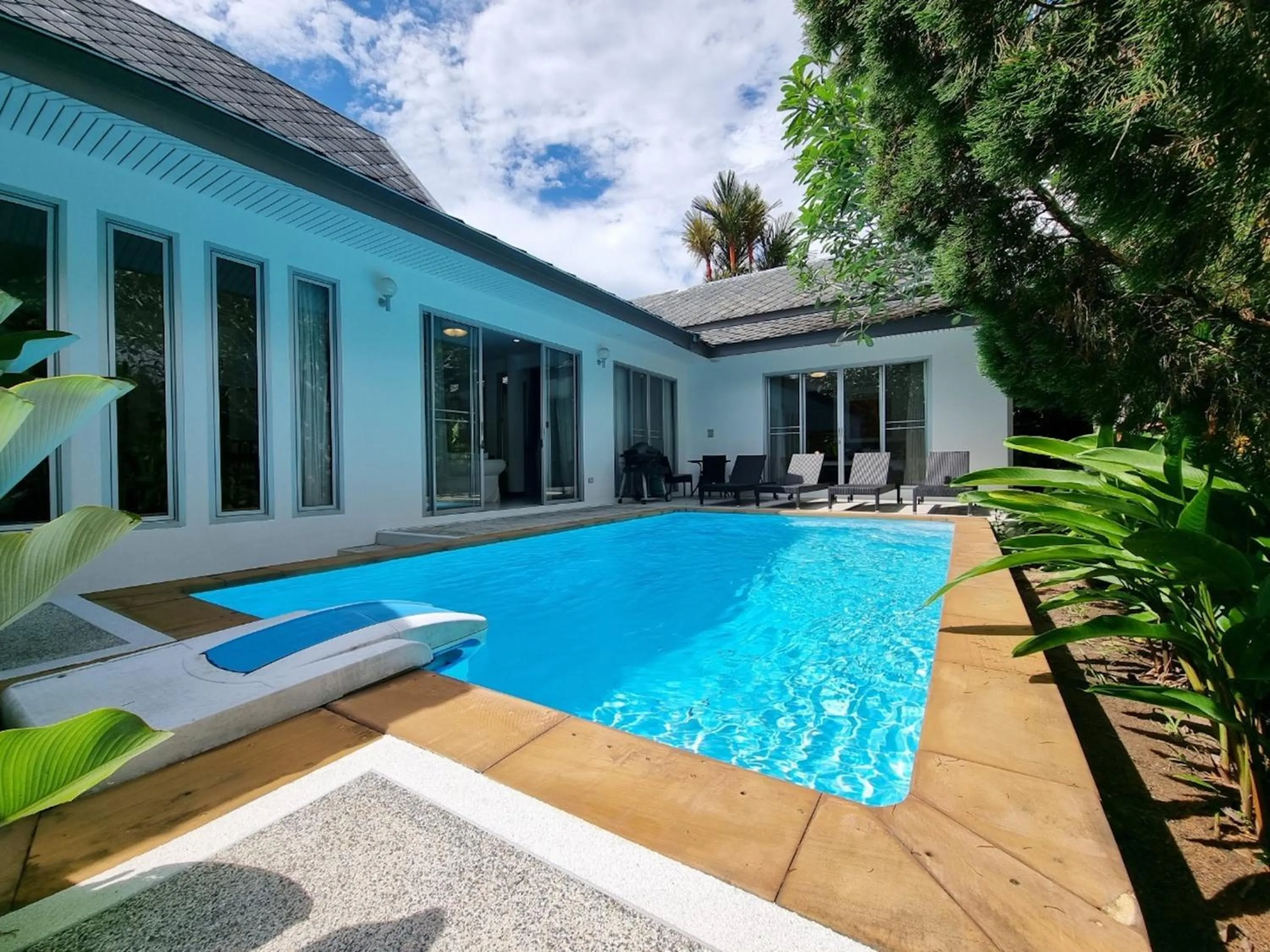 Swimming pool in Baan Gecko