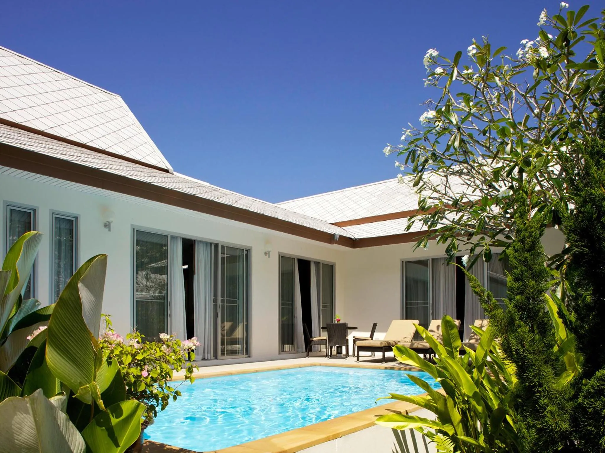 Swimming pool in Baan Gecko