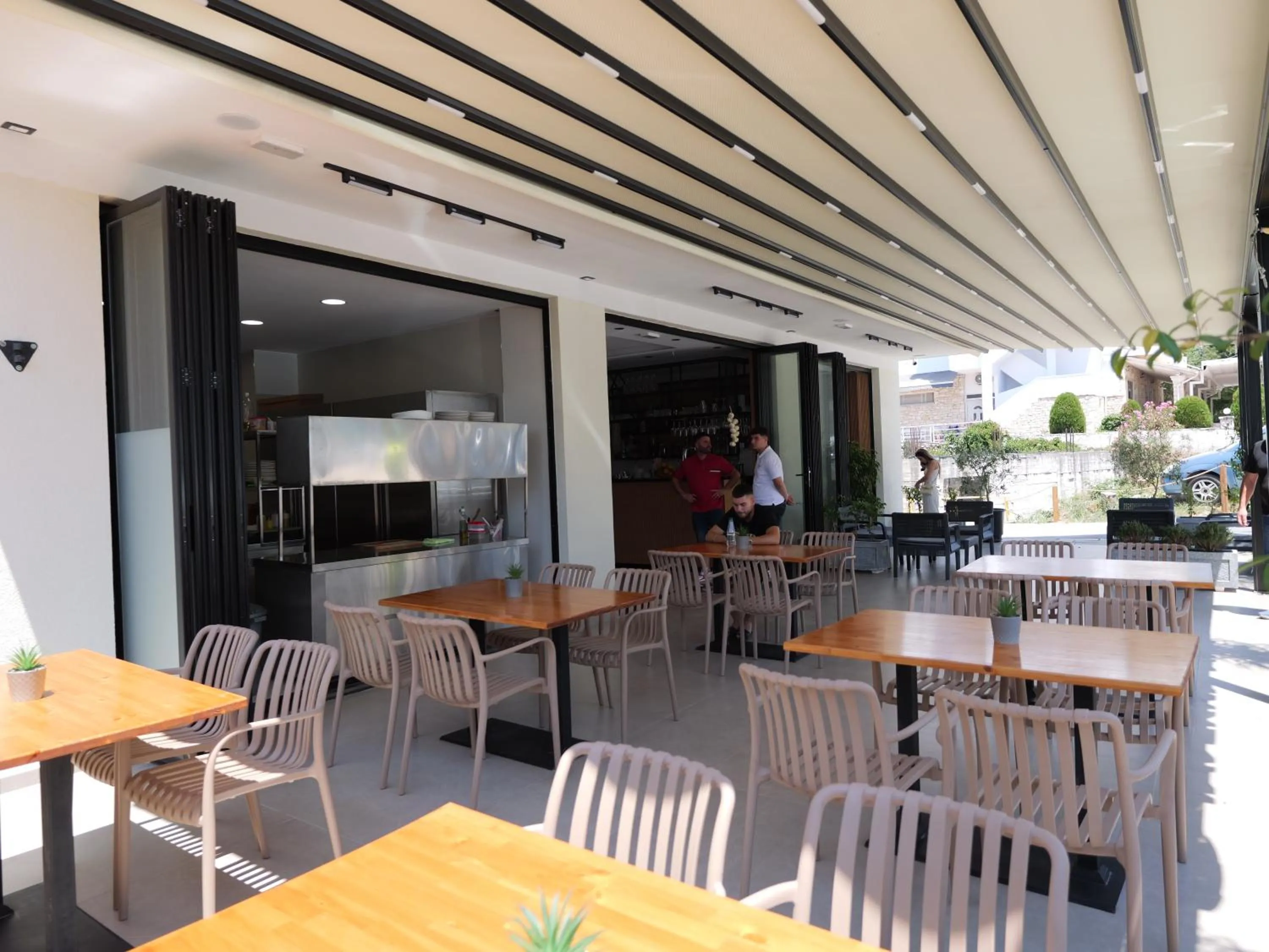 Restaurant/places to eat in Hotel Afa