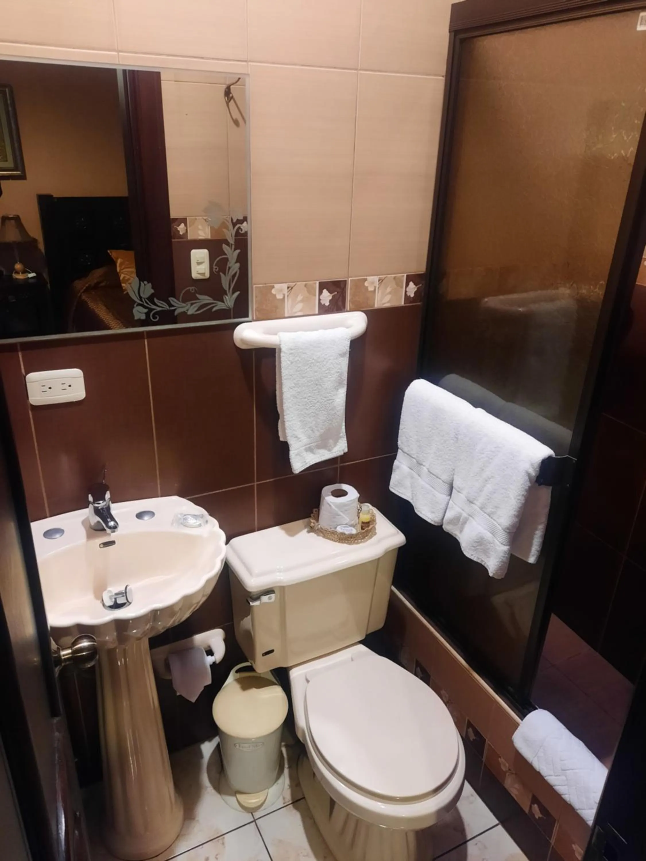 Bathroom in La Posada Cuencana Hotel