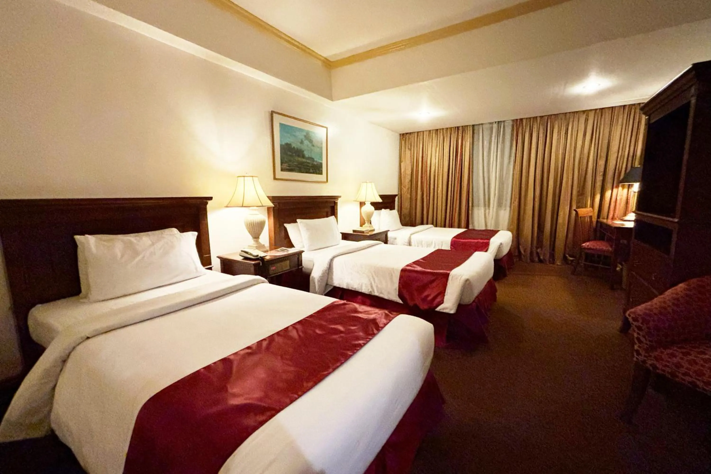 Bed in Tiara Oriental Hotel Makati powered by Cocotel