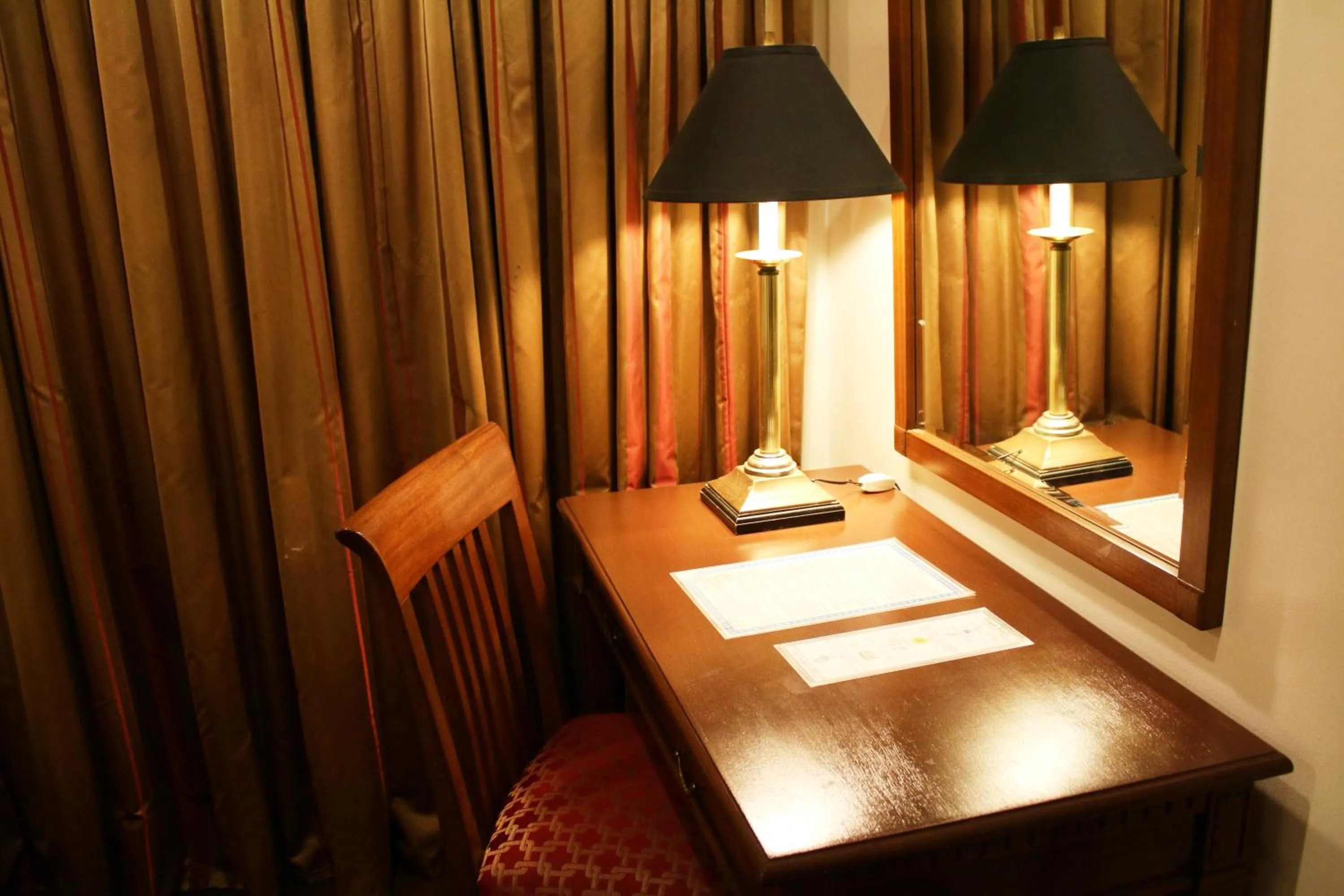 Bed in Tiara Oriental Hotel Makati powered by Cocotel