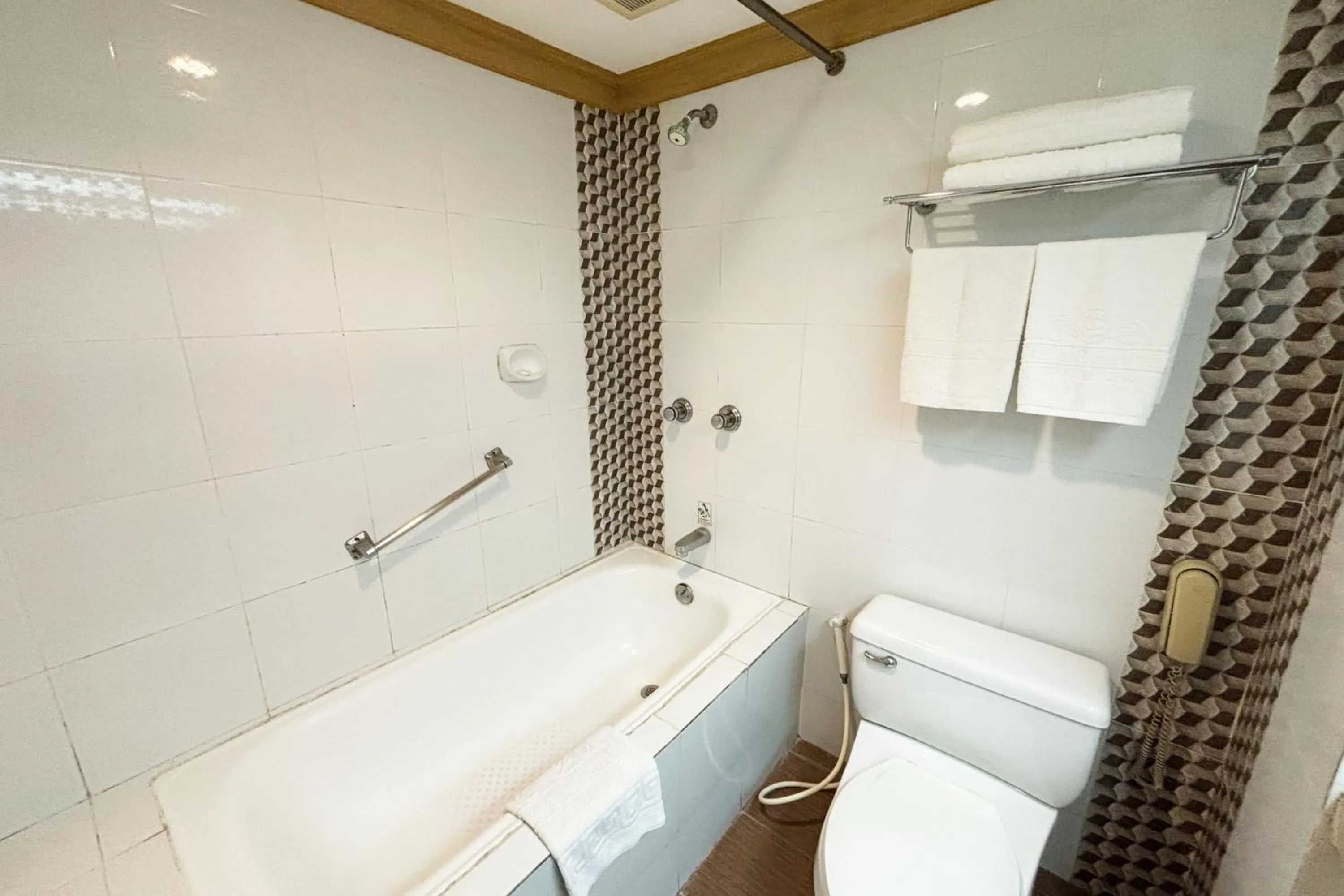 Tiara Oriental Hotel Makati powered by Cocotel