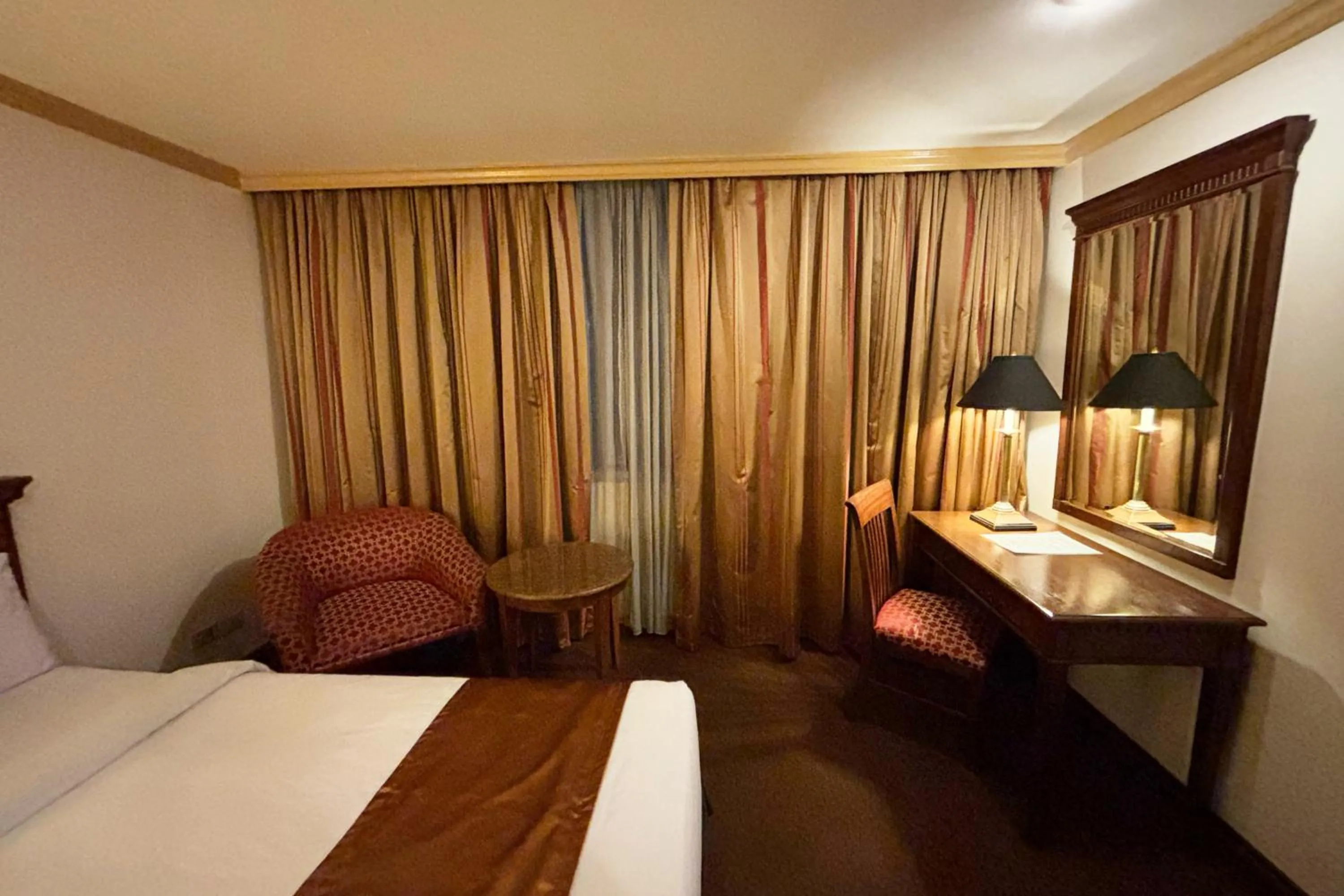 Bed in Tiara Oriental Hotel Makati powered by Cocotel