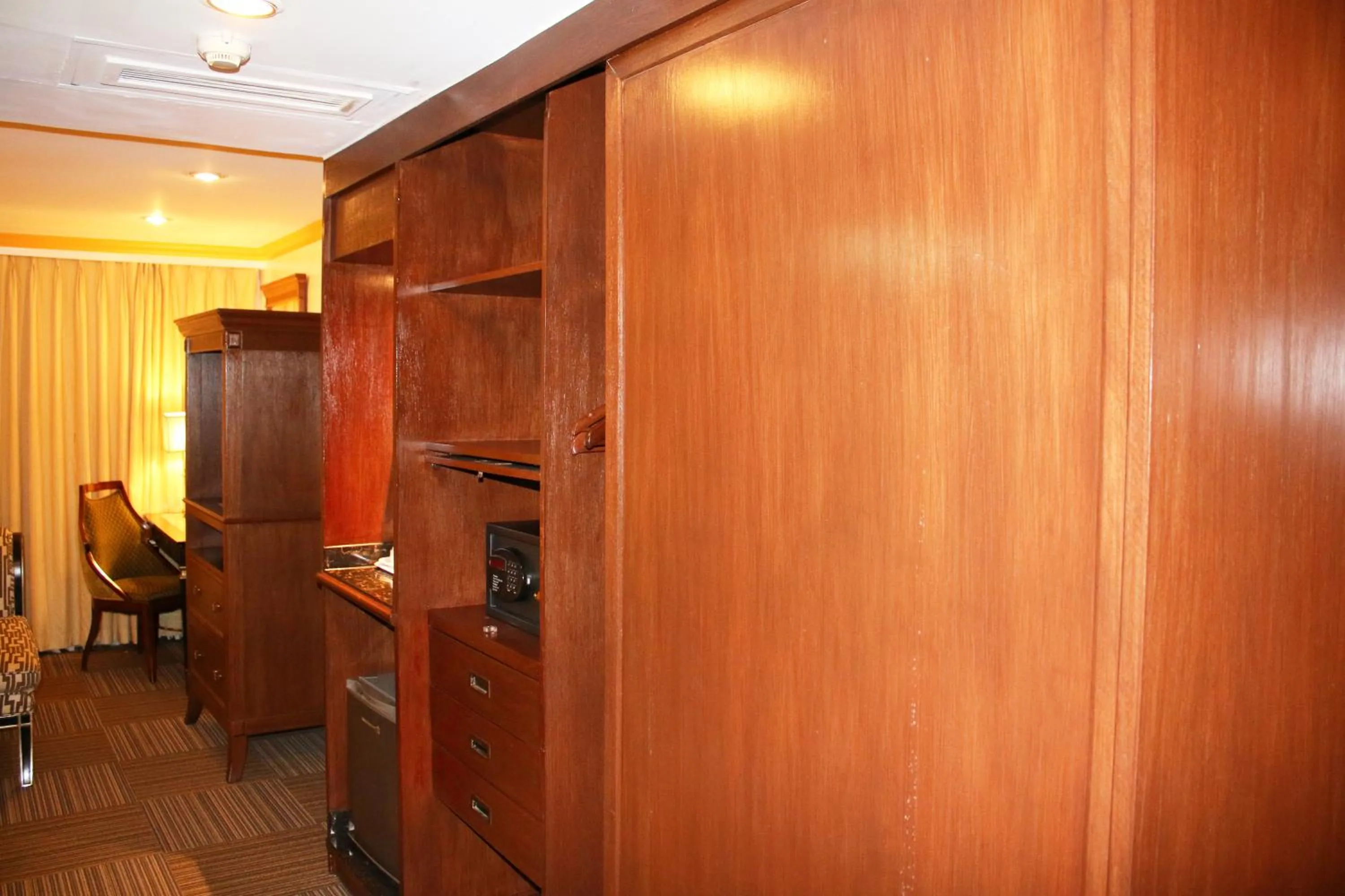 Tiara Oriental Hotel Makati powered by Cocotel