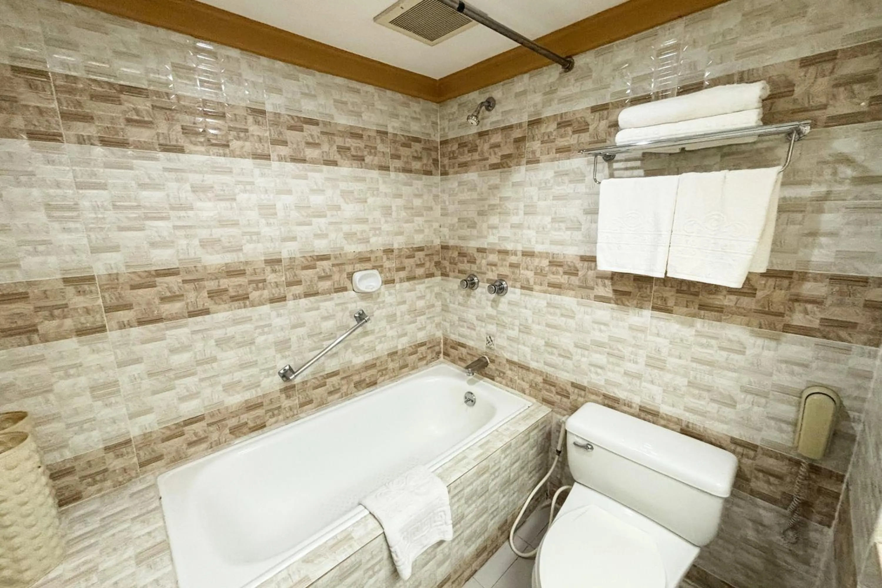 Tiara Oriental Hotel Makati powered by Cocotel