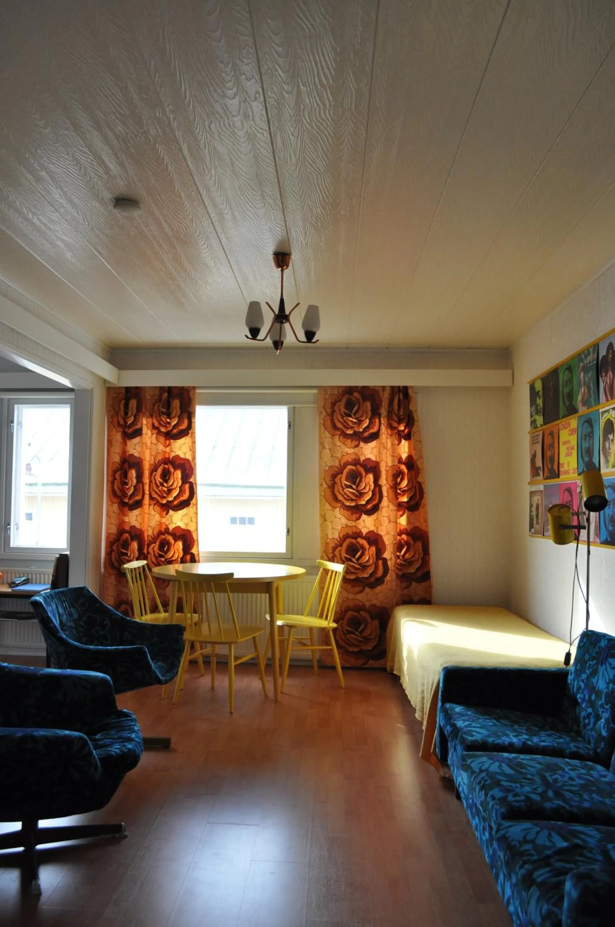 Seating area in Apartment Hotel Kuukkarin Kortteeri