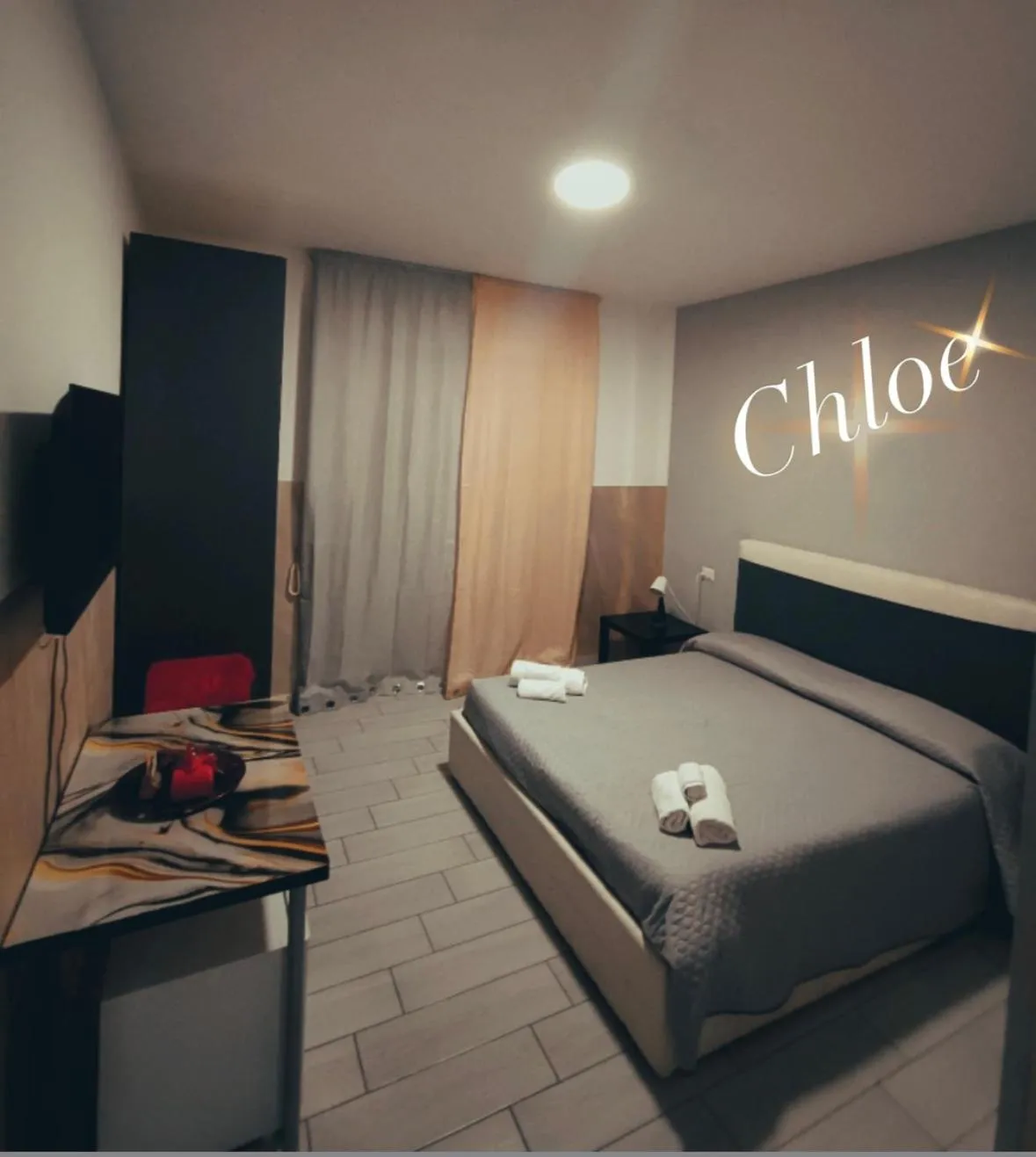 Bed in Neapolis center