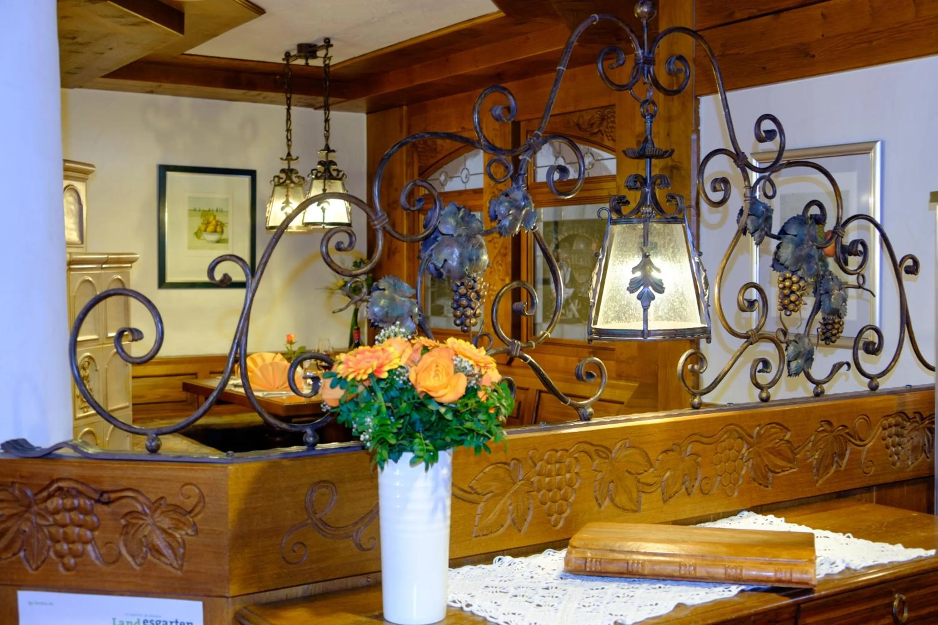 Restaurant/places to eat in Hotel St.Martiner Castell