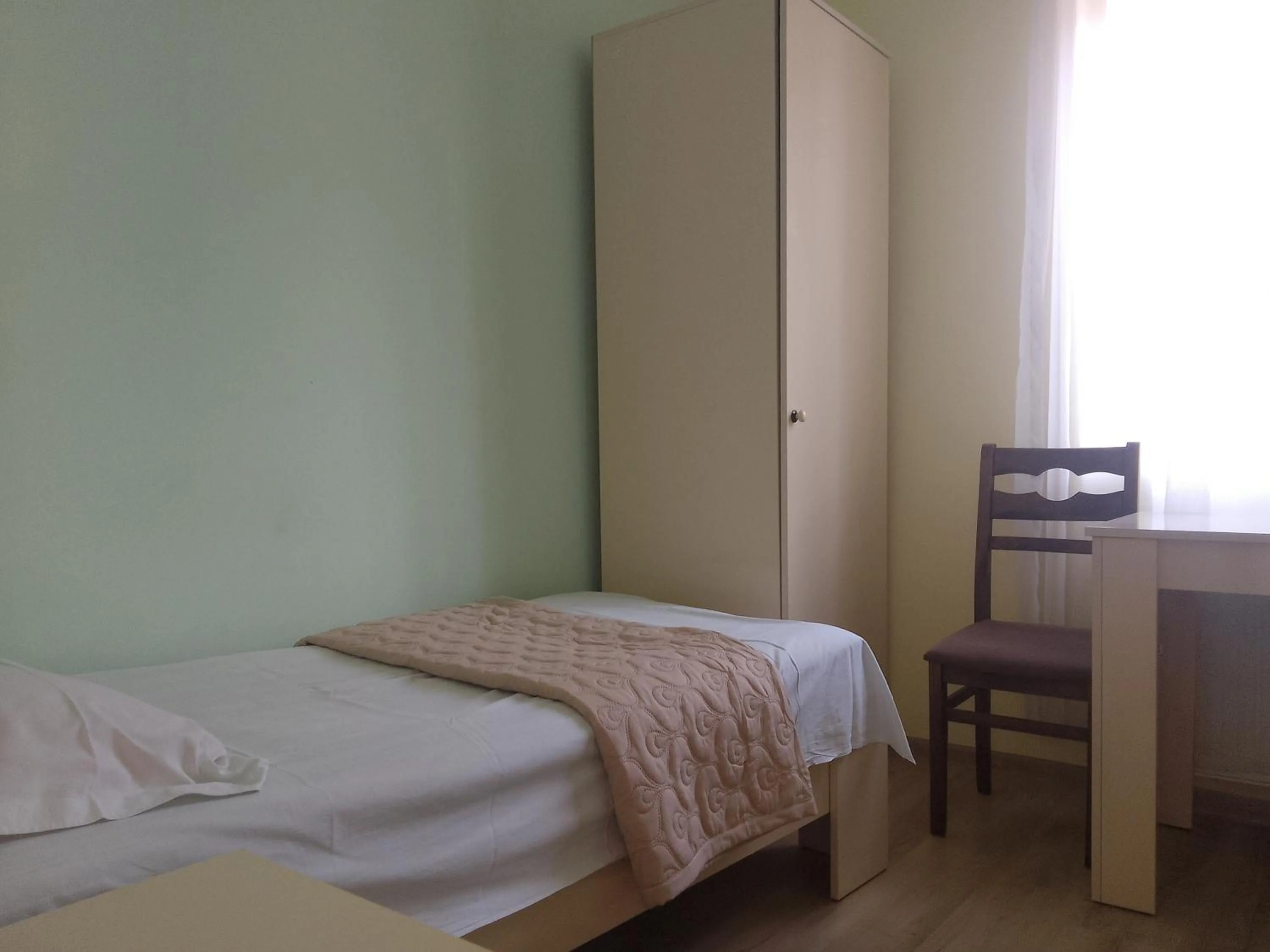 Twin Room with Shared Bathroom - single occupancy in Nunu's Guesthouse