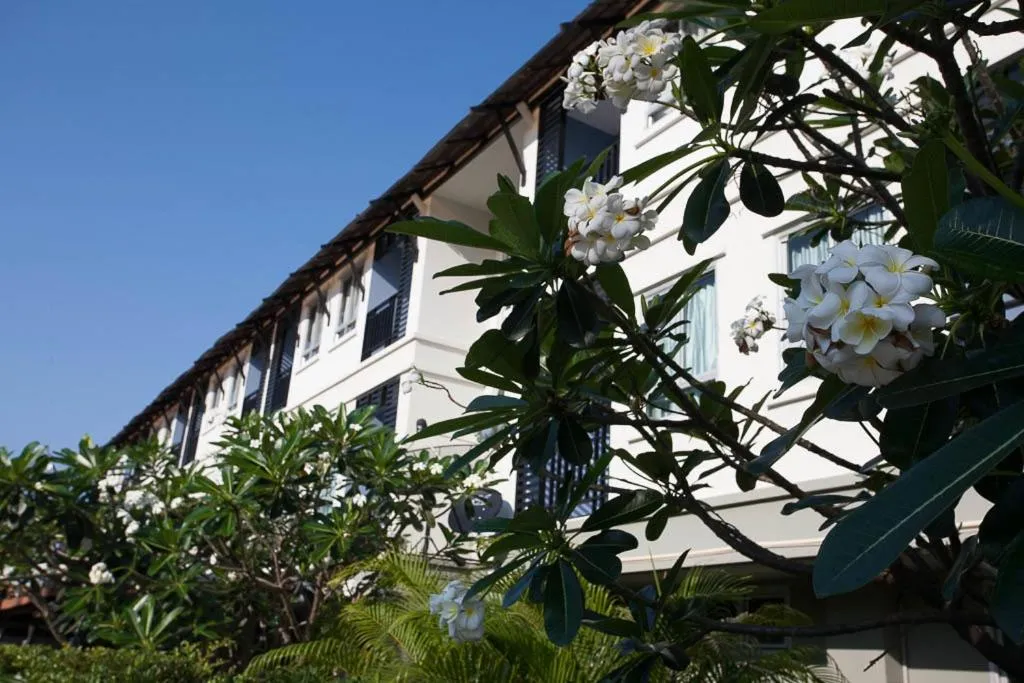 Property building in Season Palace Huahin Hotel
