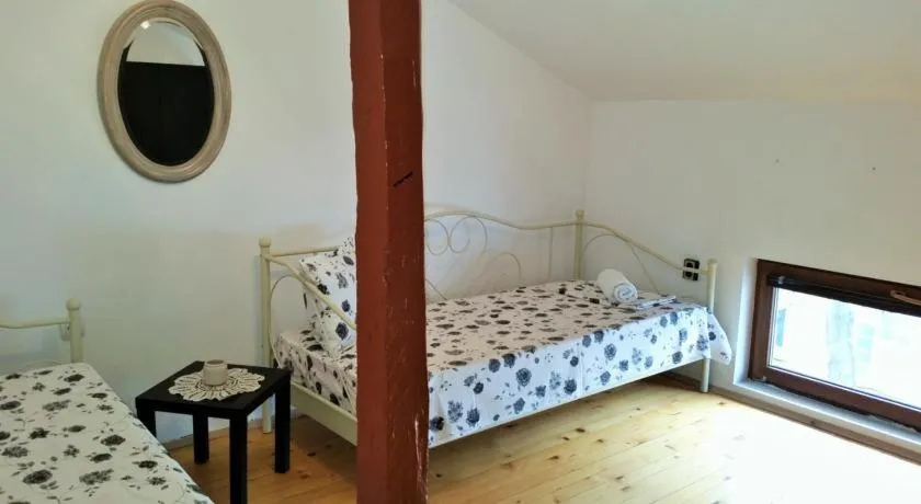 Twin Room - single occupancy in The Old House guest rooms and apartament
