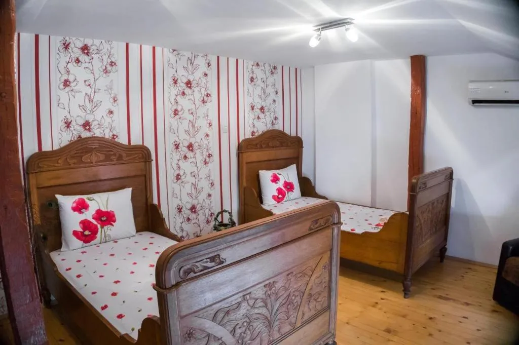 Triple Room in The Old House guest rooms and apartament