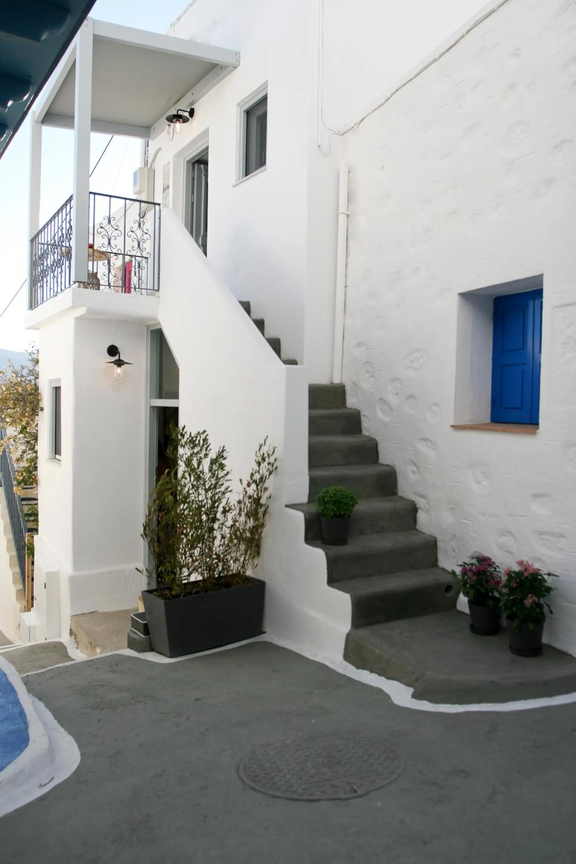 Property building in Esperia Luxury Suites