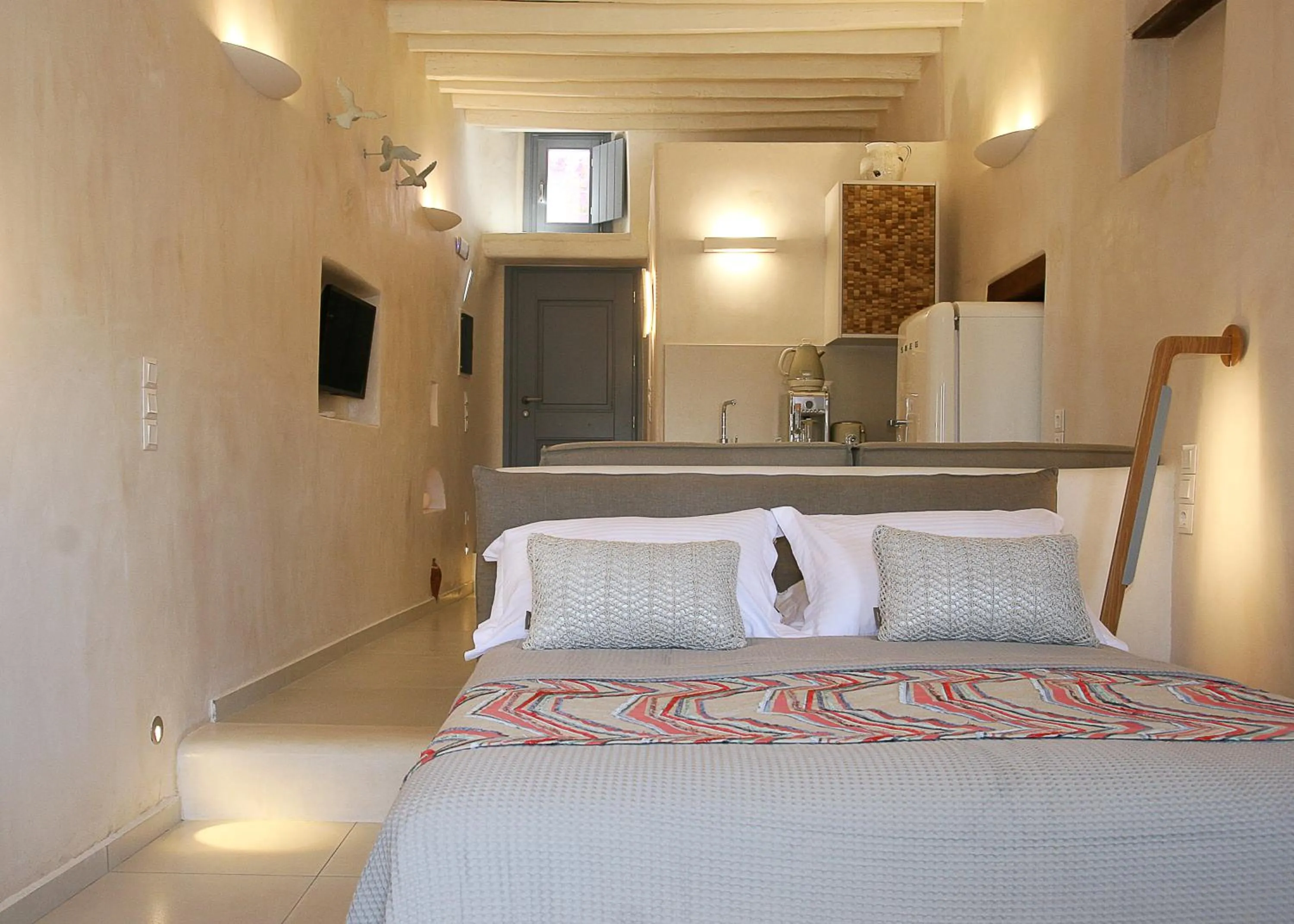 Bed in Esperia Luxury Suites