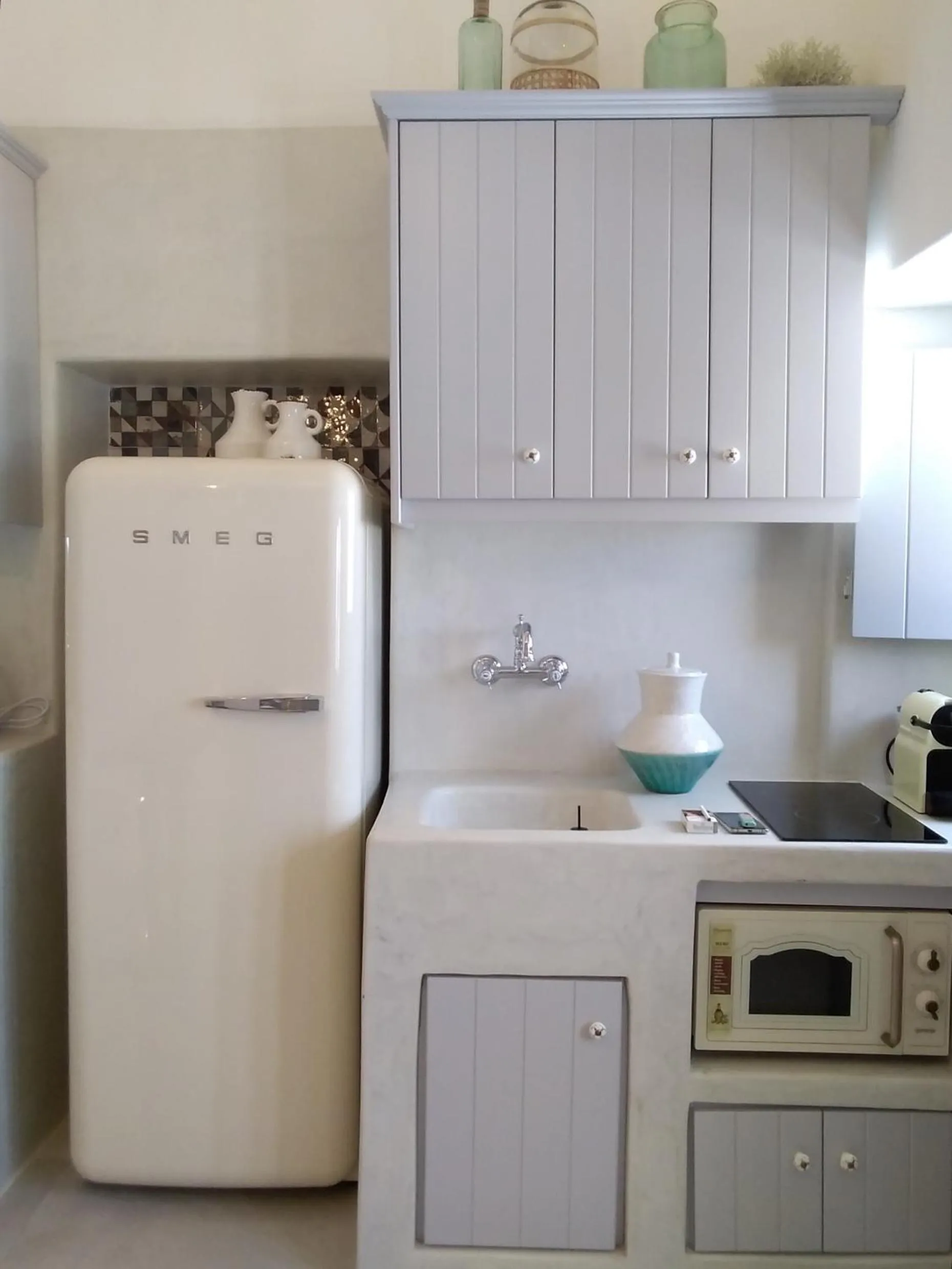 Kitchen or kitchenette in Esperia Luxury Suites
