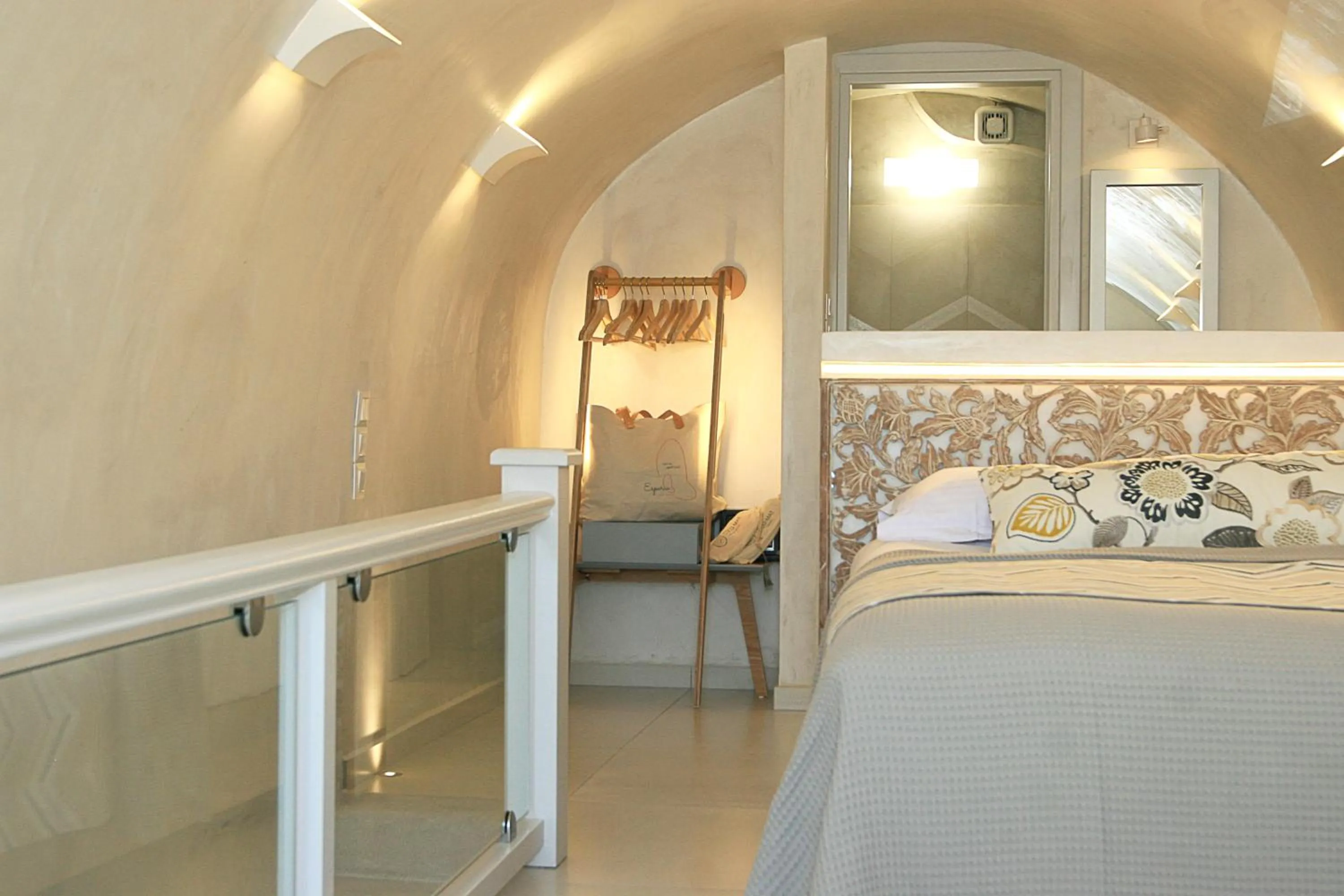 Bedroom, Bed in Esperia Luxury Suites