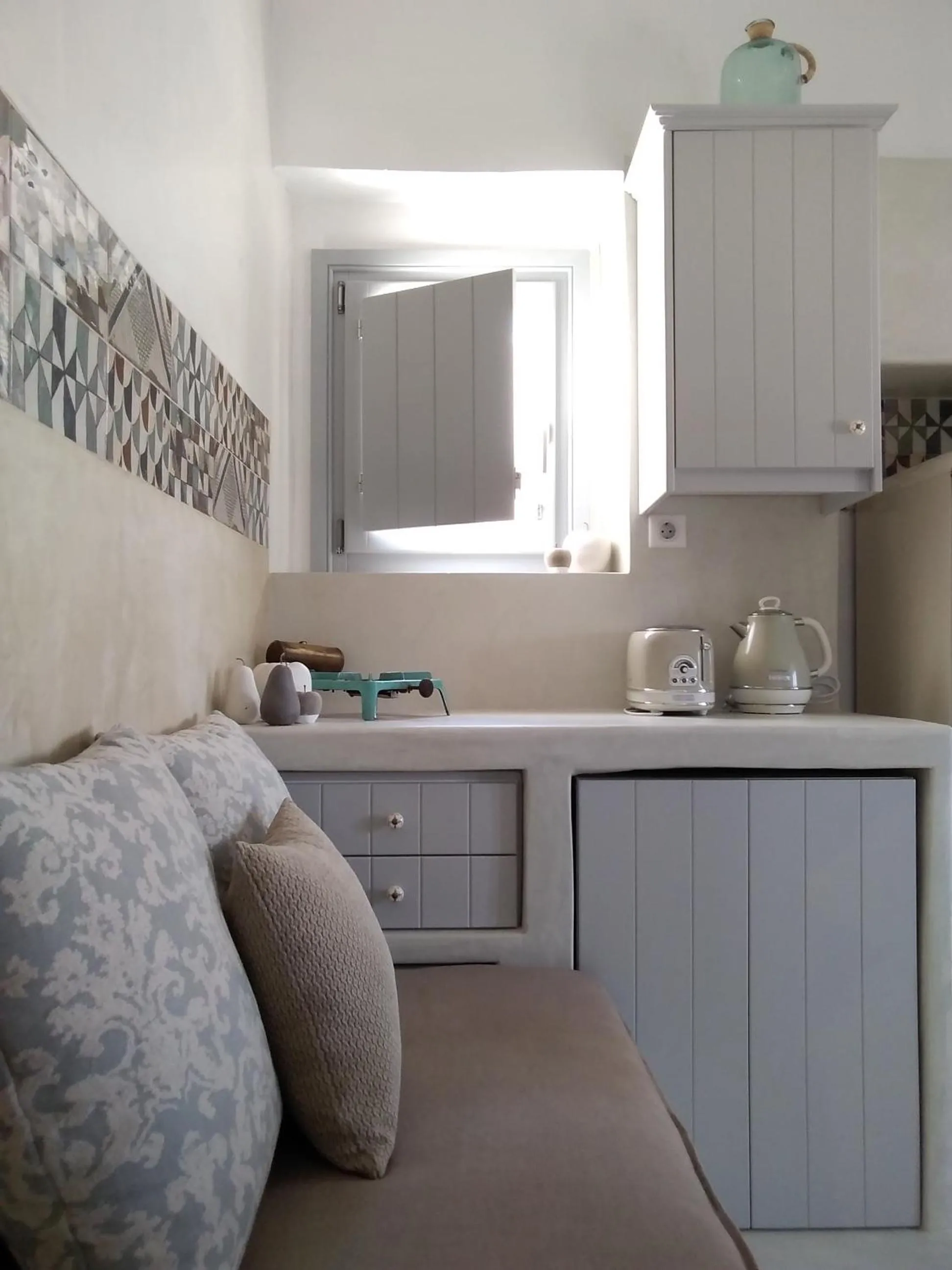 Kitchen or kitchenette in Esperia Luxury Suites