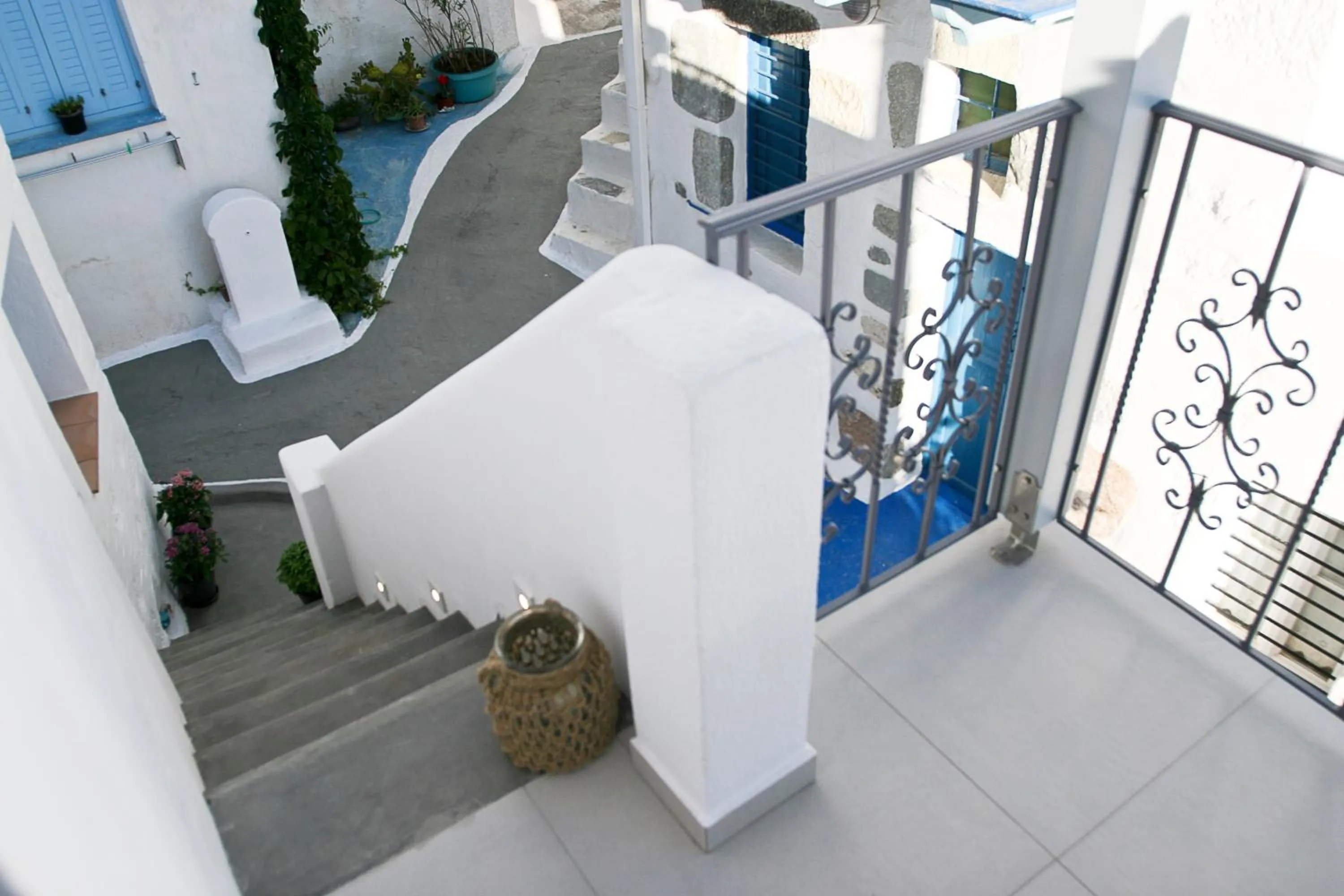 Neighbourhood in Esperia Luxury Suites