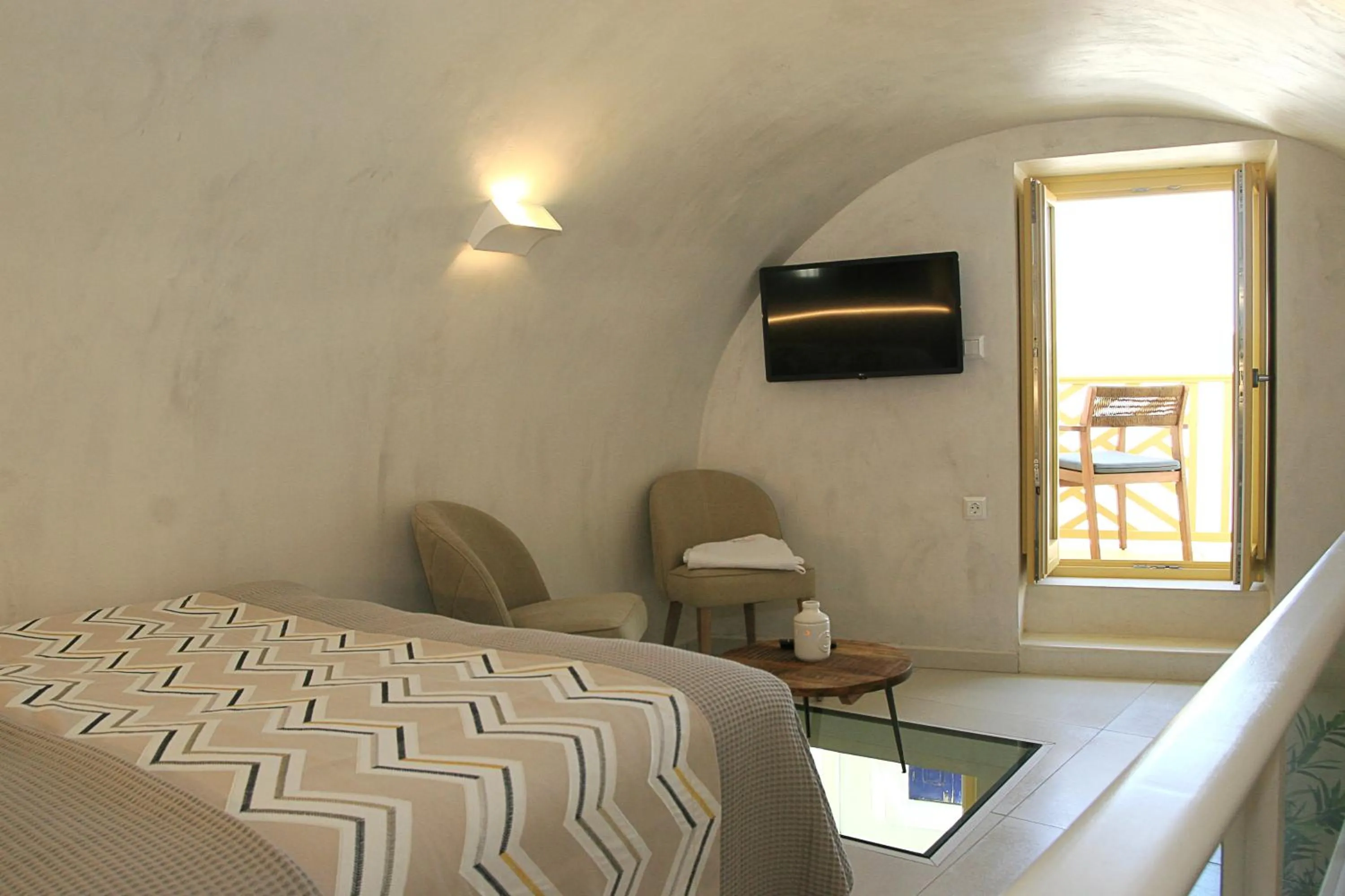 Bedroom, Bed in Esperia Luxury Suites