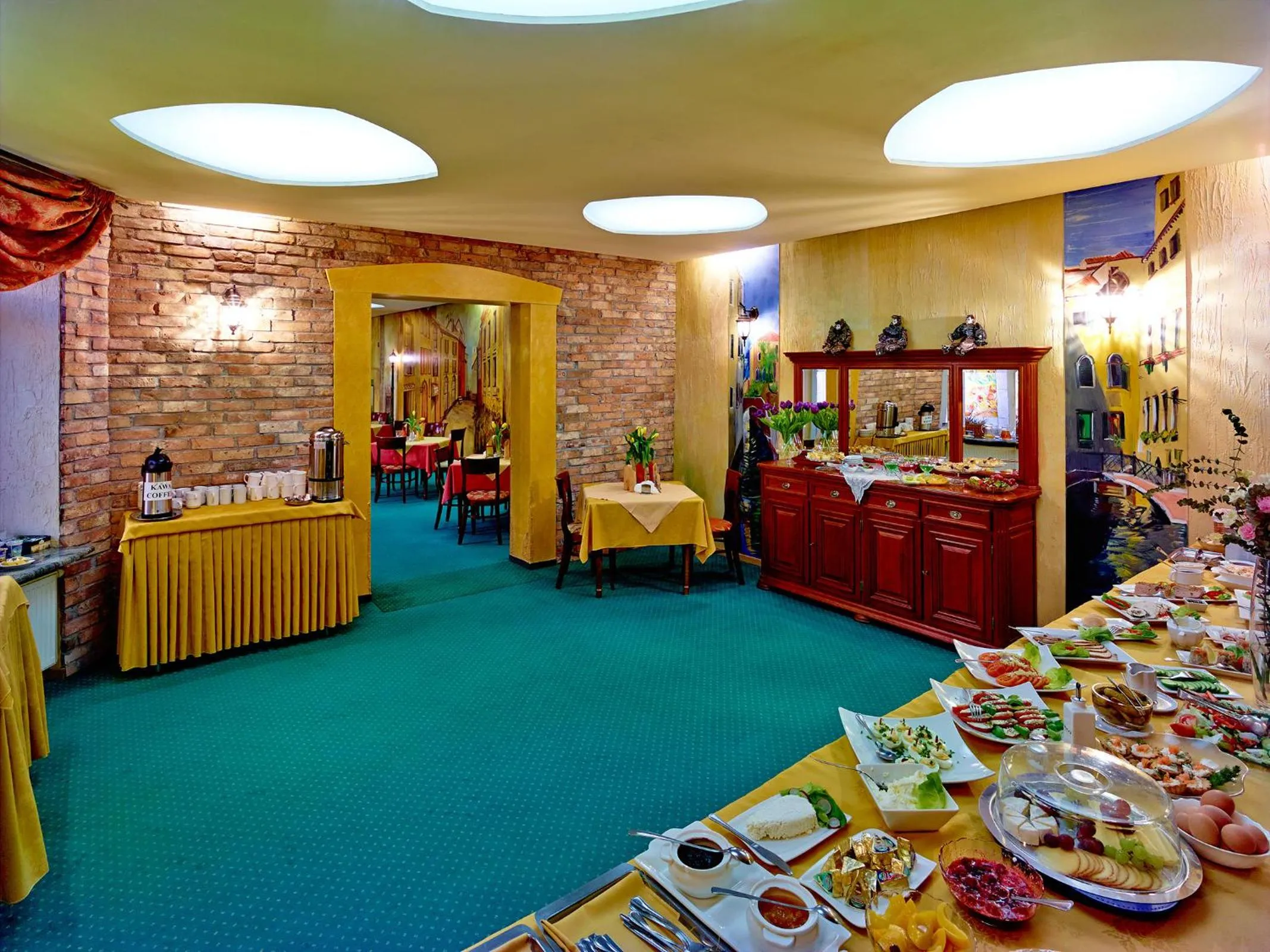 Restaurant/places to eat in Hotel Wenecki