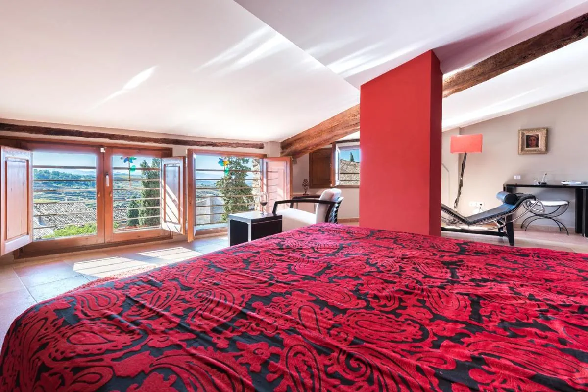 Bed in Hotel Cal Llop