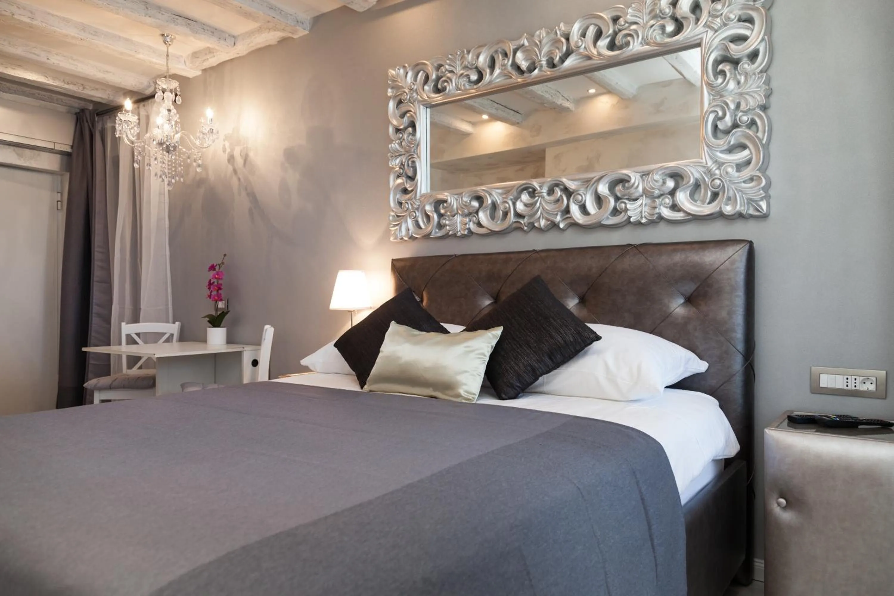 Bed in Royal View