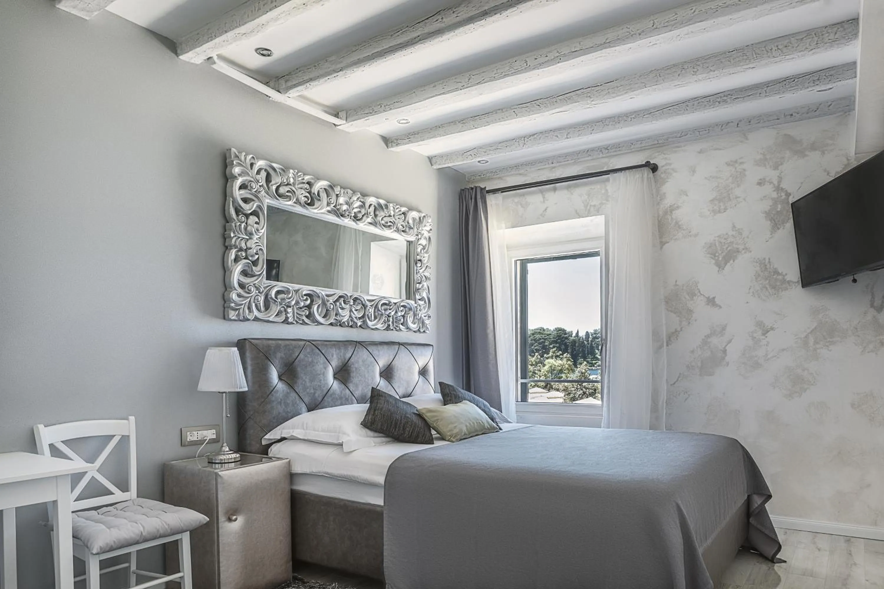 Bed in Royal View