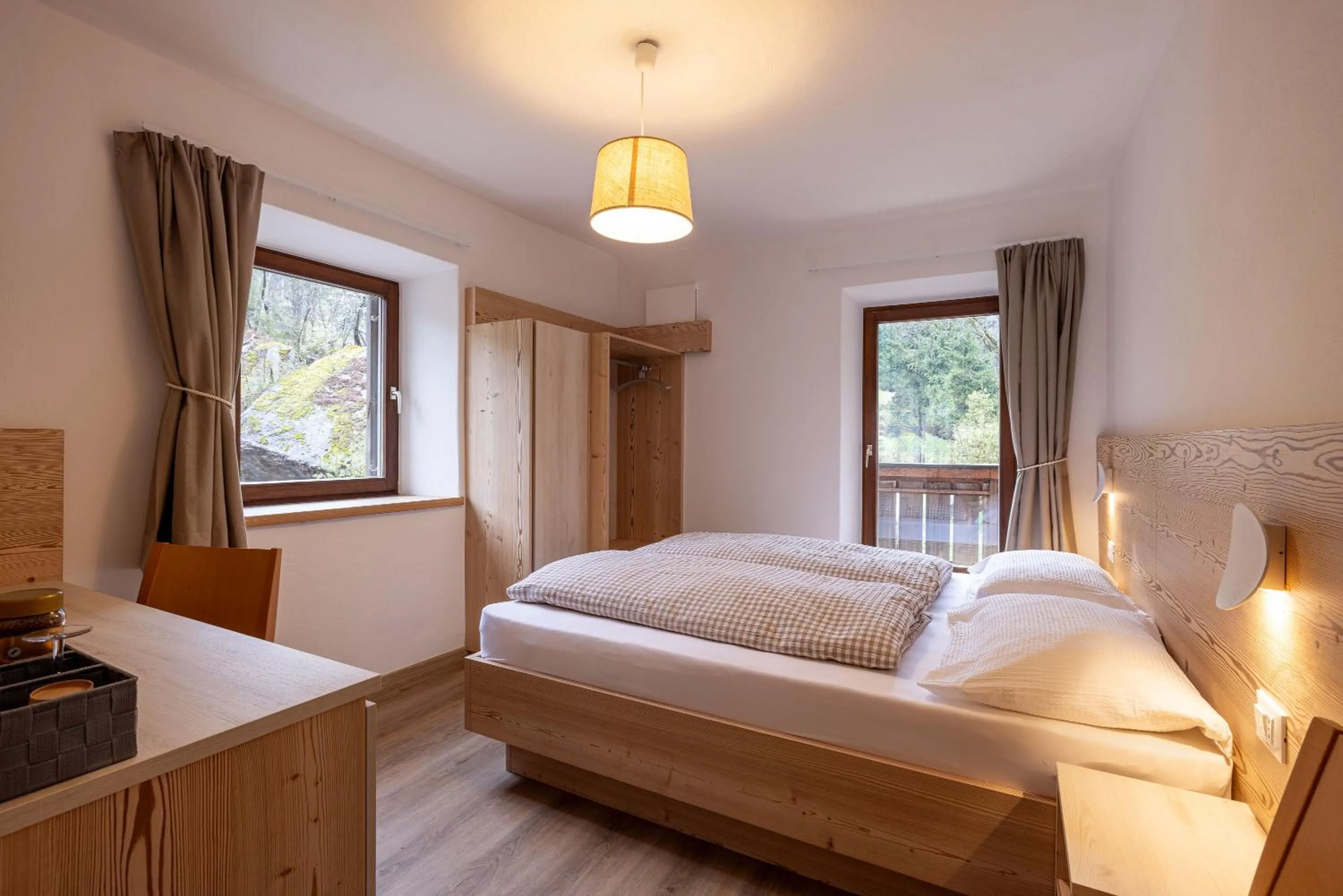SAN PIETRO DOLOMITI Small Budget Hotel