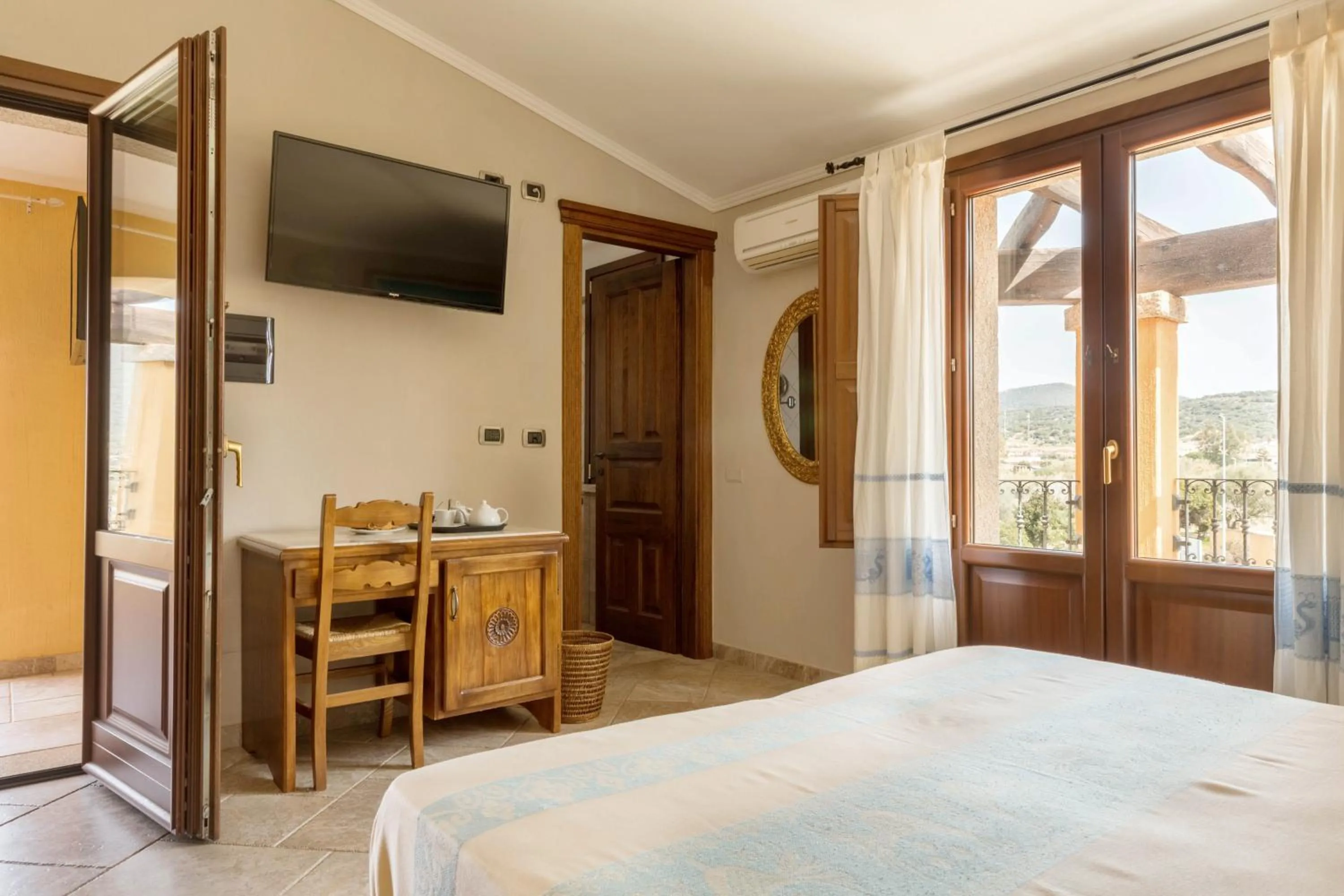 Photo of the whole room in Hotel Sa Suergia