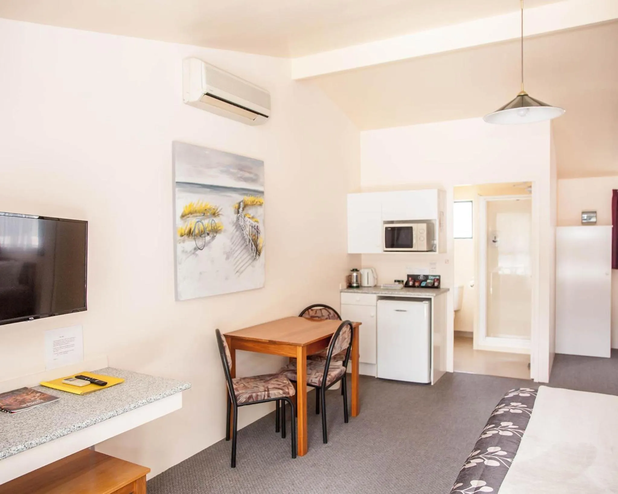 Kitchen or kitchenette in Goldmine Motel