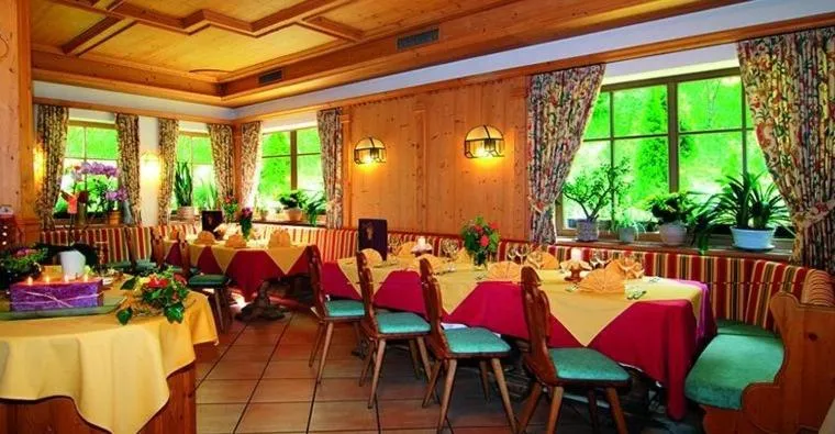 Restaurant/places to eat in Hotel Mair Am Bach