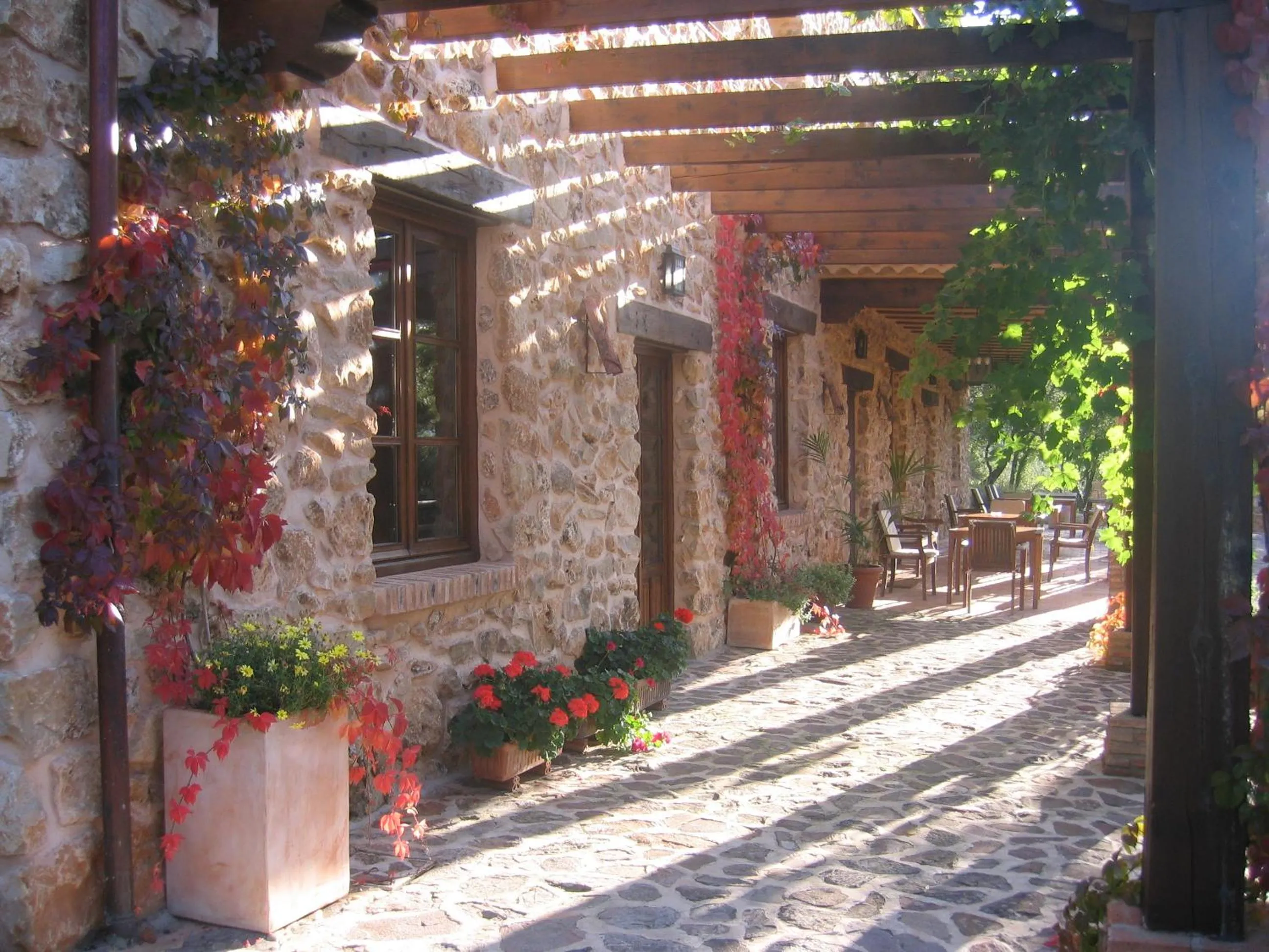 Facade/entrance in Hotel de Montaña Cueva Ahumada
