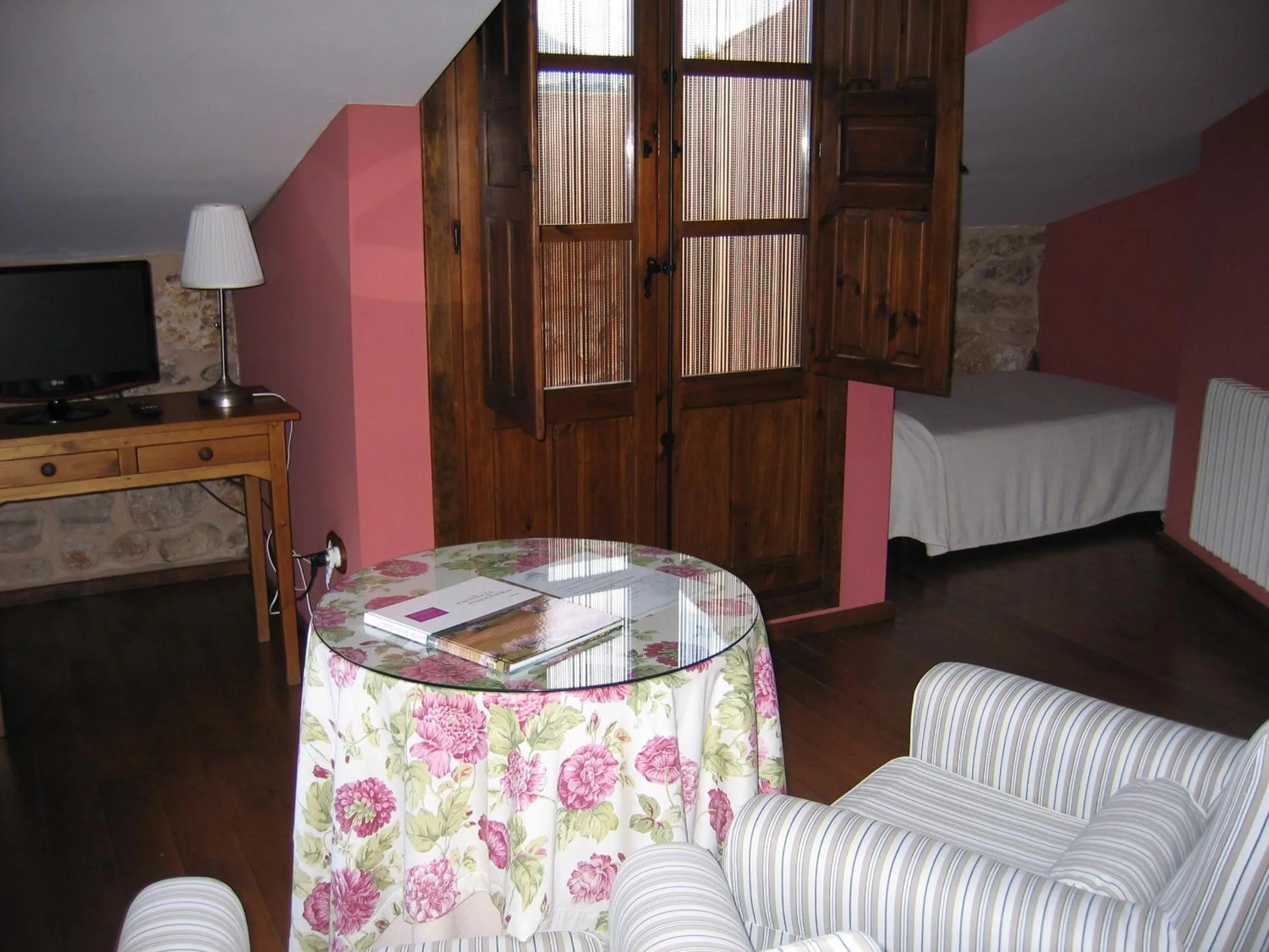 Photo of the whole room, Bed in Hotel de Montaña Cueva Ahumada