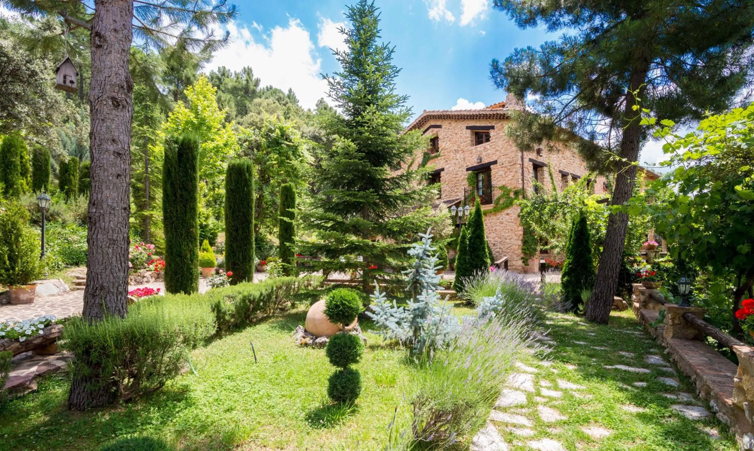 Garden in Hotel de Montaña Cueva Ahumada