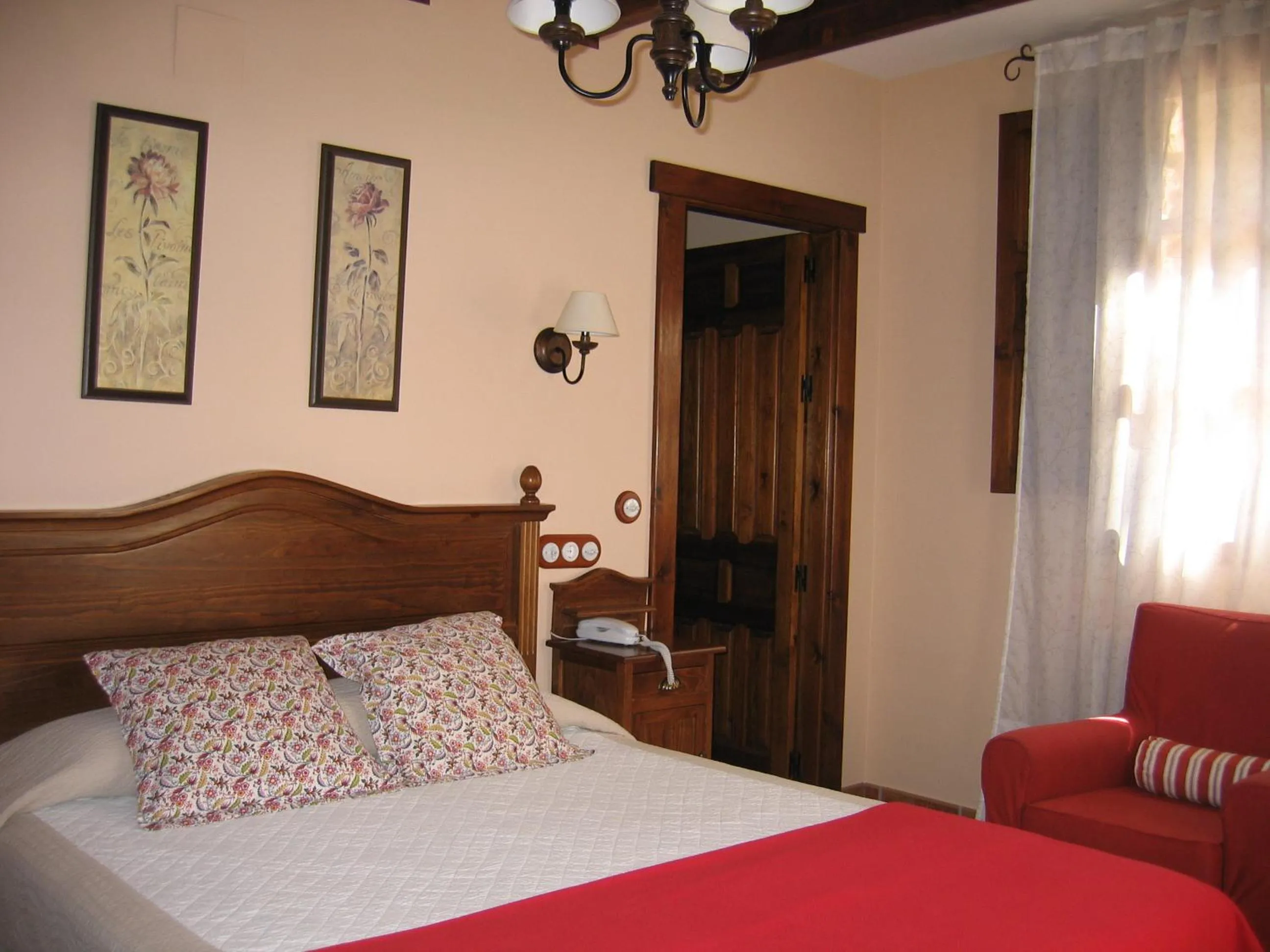 Bedroom, Bed in Hotel de Montaña Cueva Ahumada