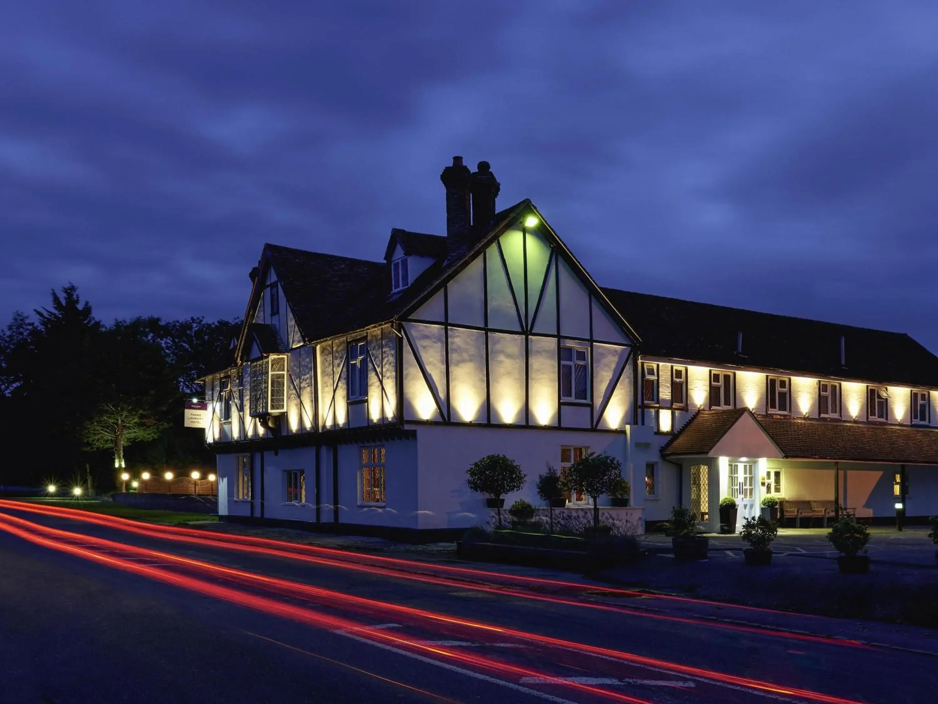 Property building in Mercure Thame Lambert Hotel Property building in Mercure Thame Lambert Hotel