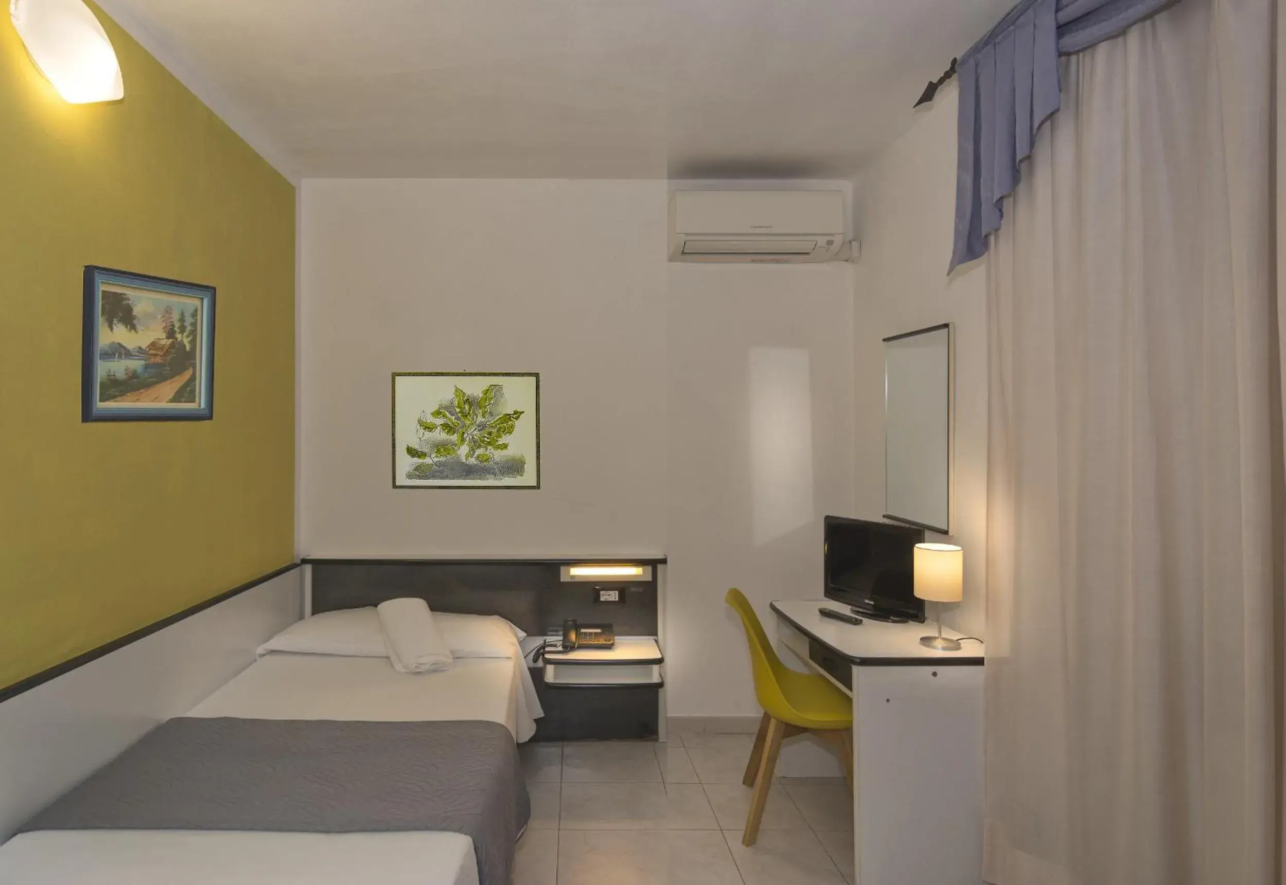 Single Room in Hotel Amalfitana Single Room in Hotel Amalfitana