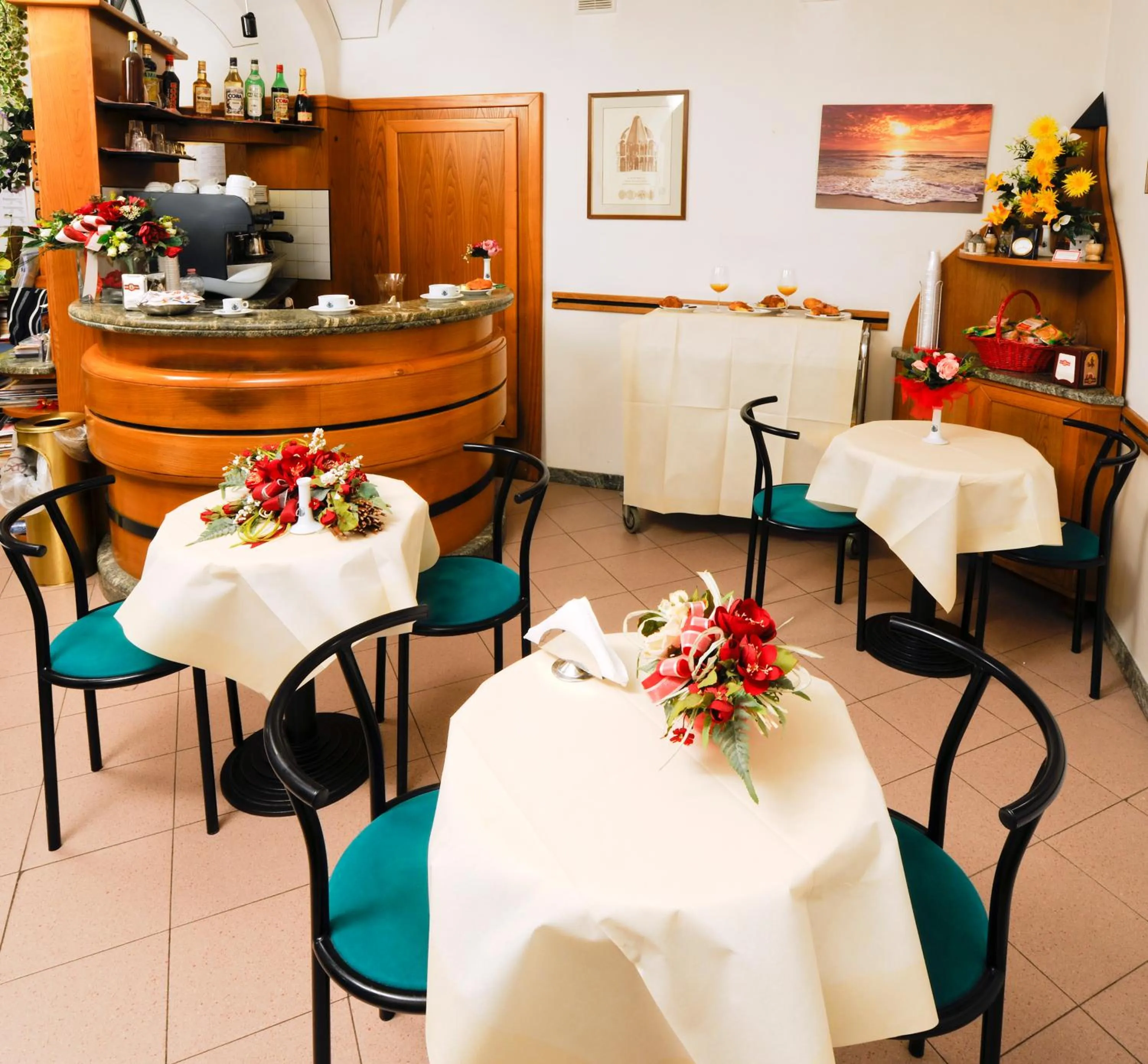 Restaurant/places to eat in Hotel Amalfitana